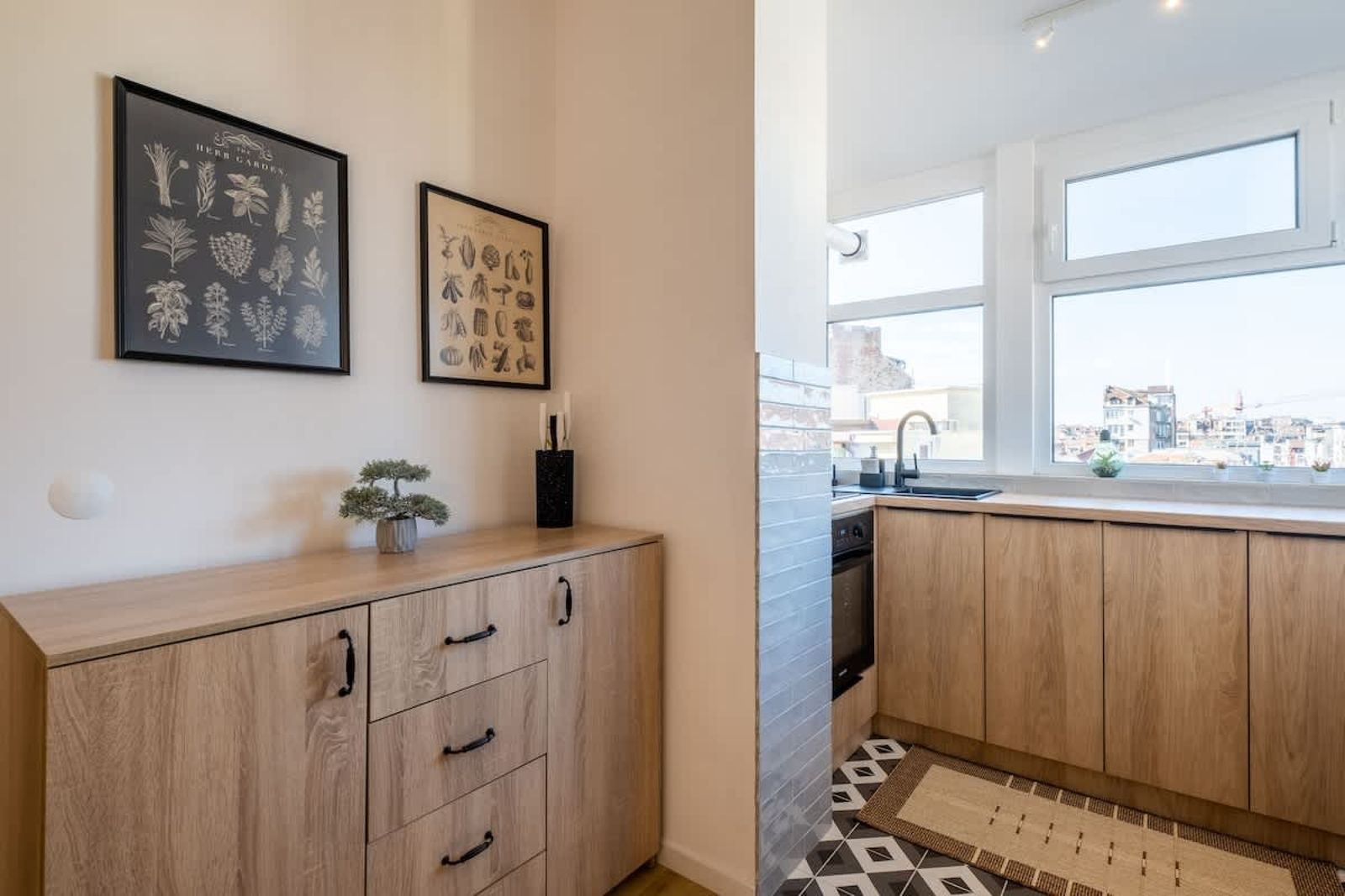 Bright Apartments – 2 Bedroom - Photo 3