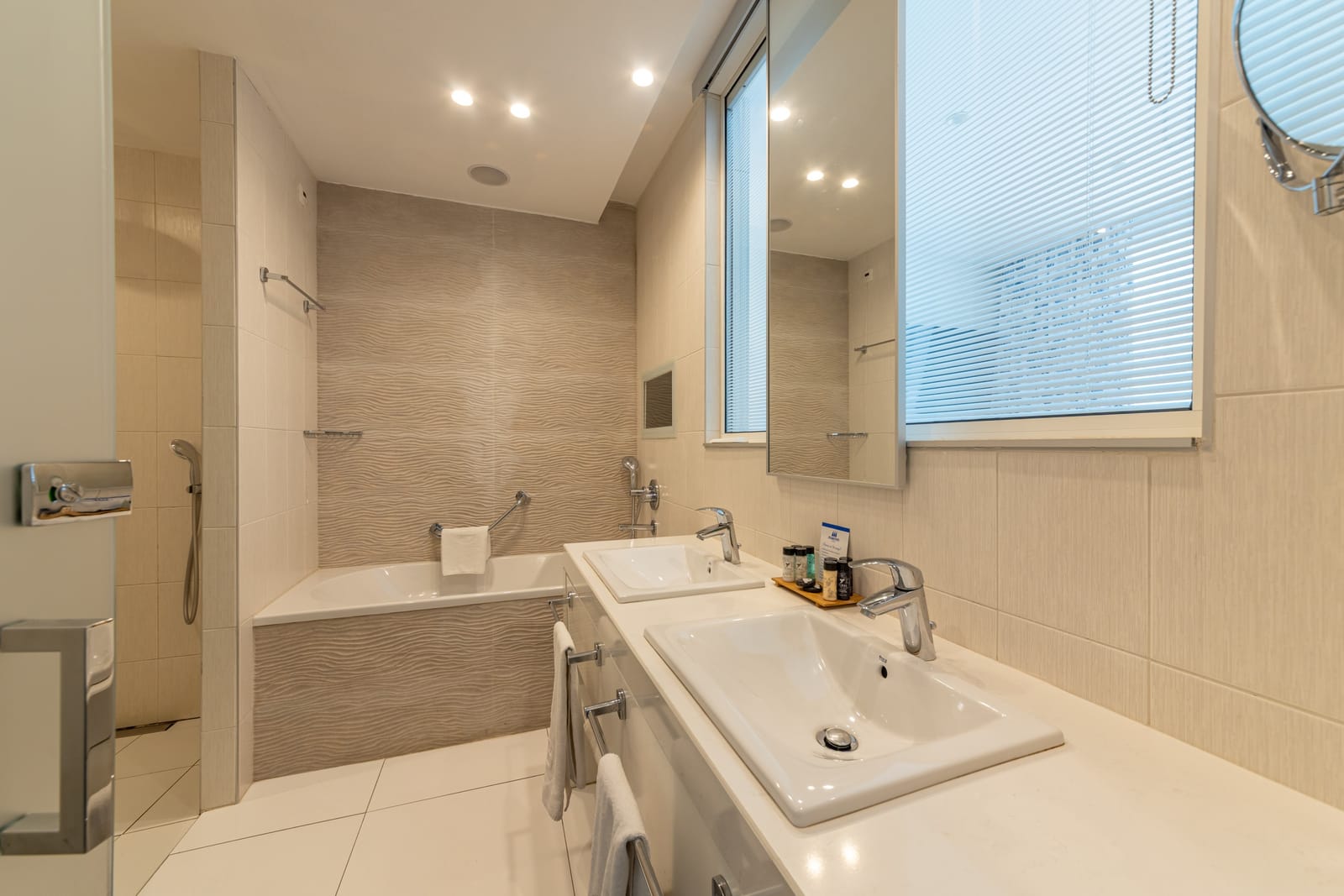 Two Bedroom Apartment in the Maritim Paradise Blue Hotel - Photo 3