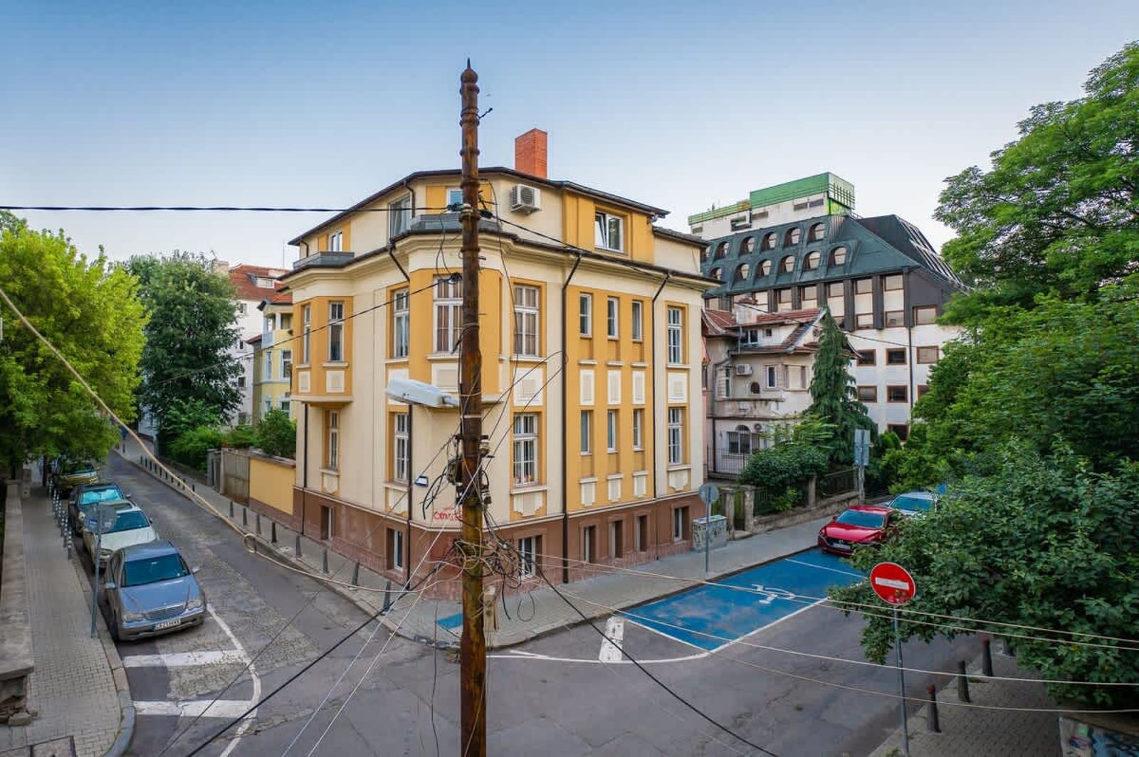 Living next to Eagles Bridge: Central 1-BD flat - Photo 13