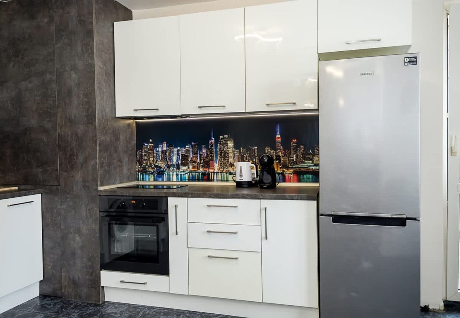 2-Bedroom Apartment in Prime Varna Location - Photo 10