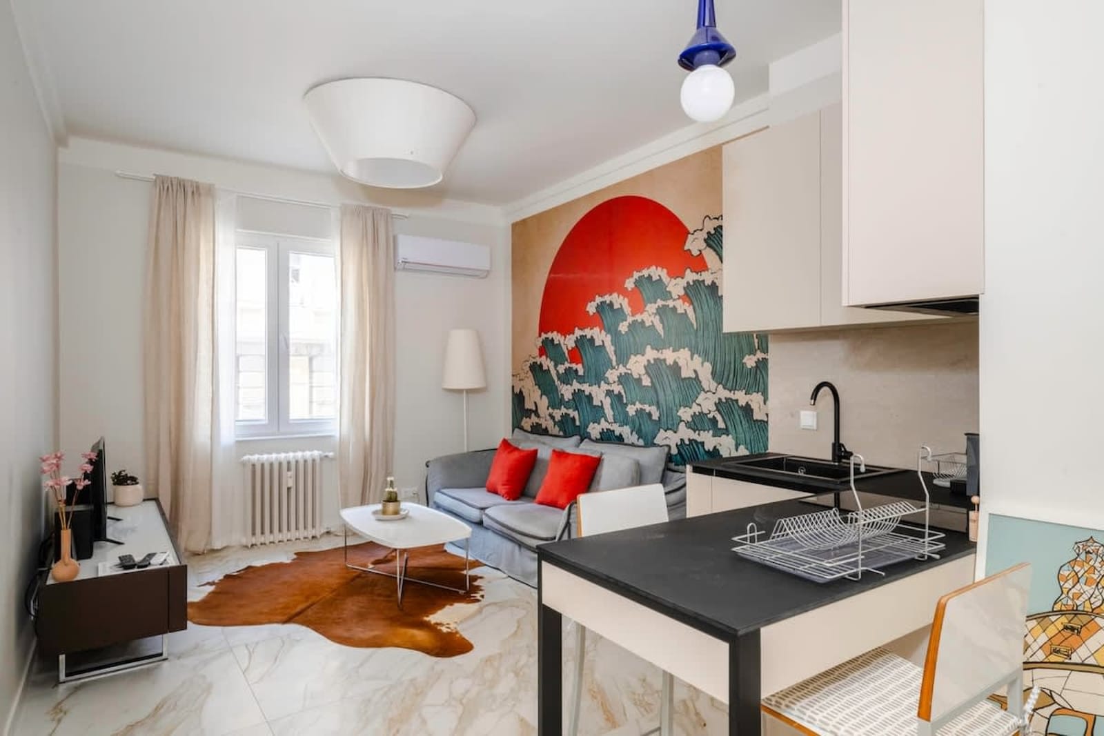 Stylish 1BD Apartment in the Heart of the City - Cover Photo