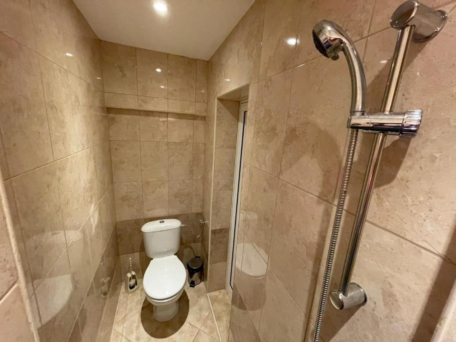 Apo Apartment - Top Center - Photo 24