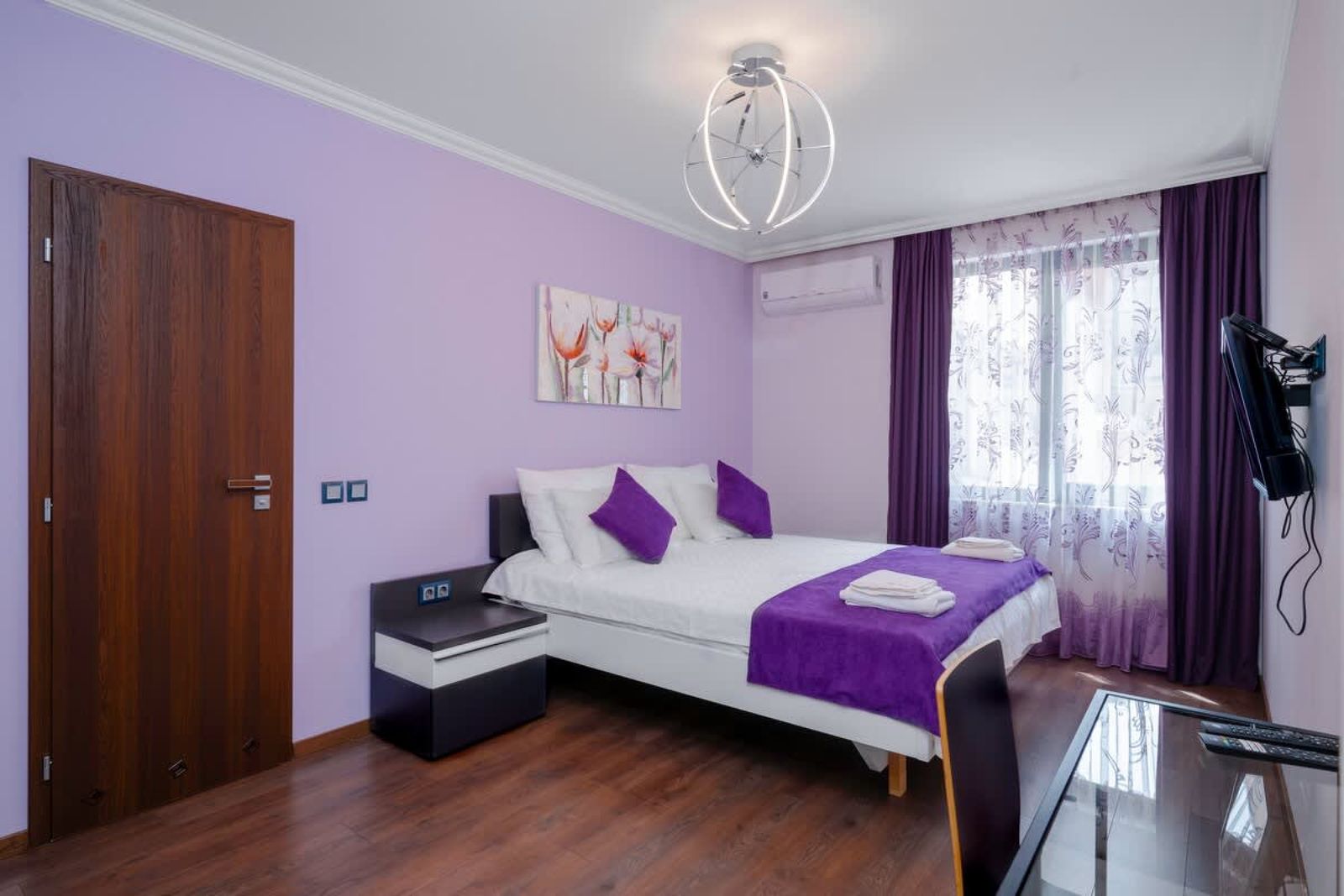 Feel at Home - Central 2BD Flat with Parking - Photo 3