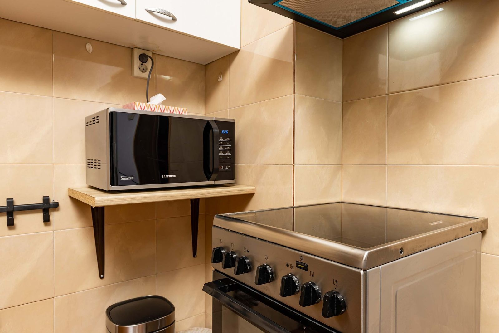 Cozy Floor from a House Near the City Center - Photo 5