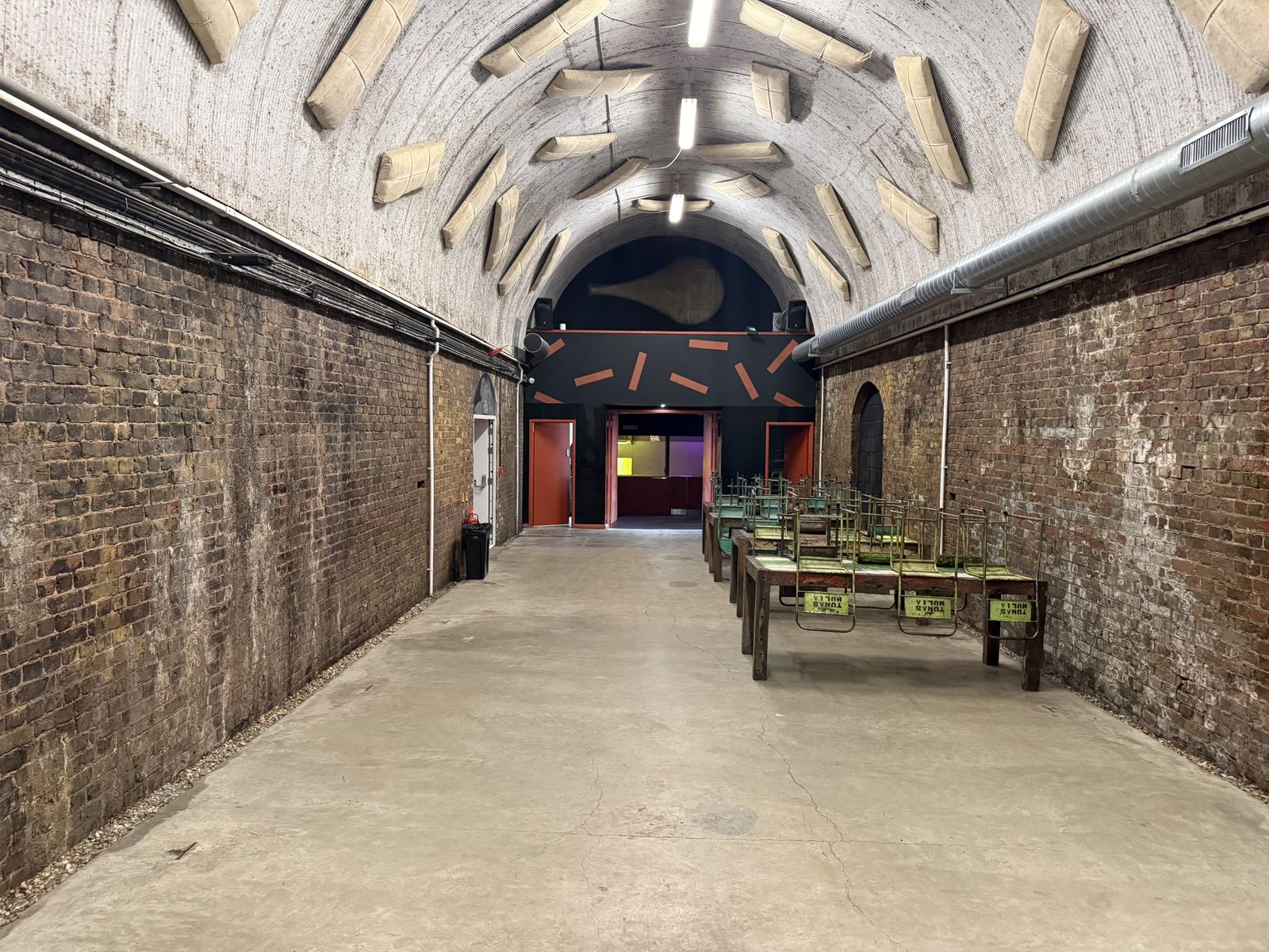 Traditional railway Arches, Bermondsey - Photo 12