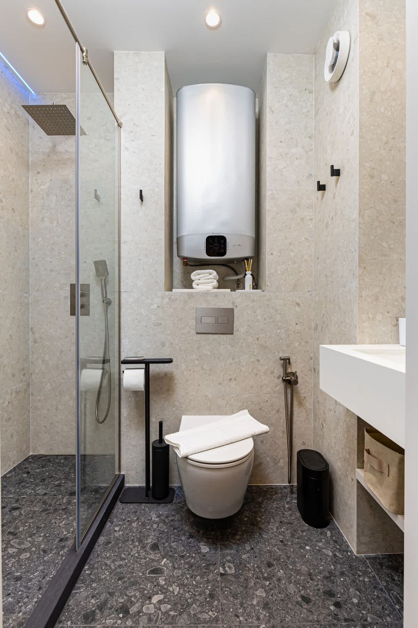 Modern 1BDR Apartment in a New Building - Photo 22