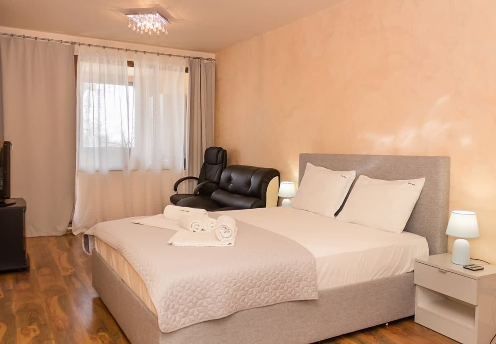 Varna Gem: 2BD Flat with Sunny Balcony - Photo 24