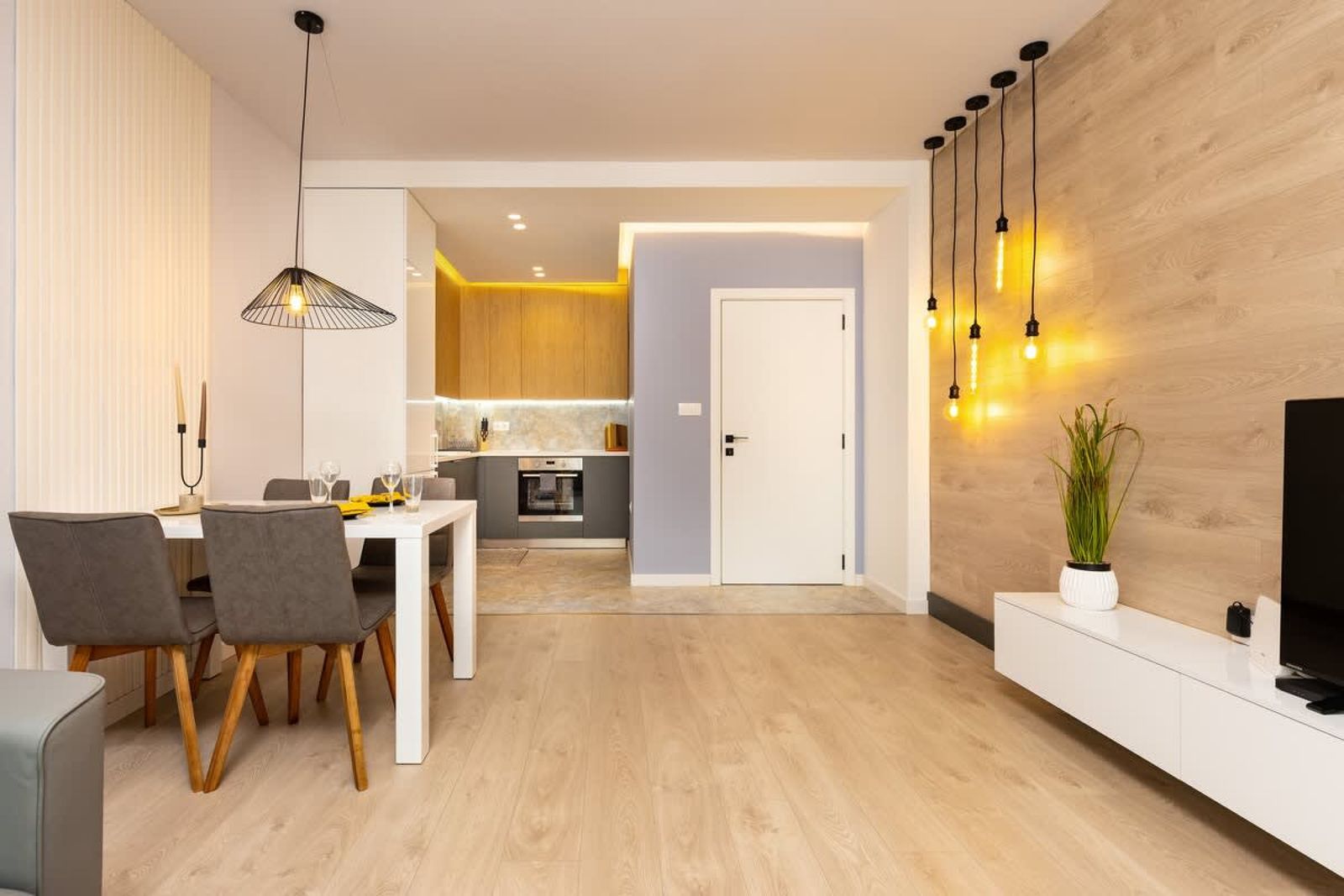 Platinum Designer Flat with Balcony &amp; Parking - Photo 10