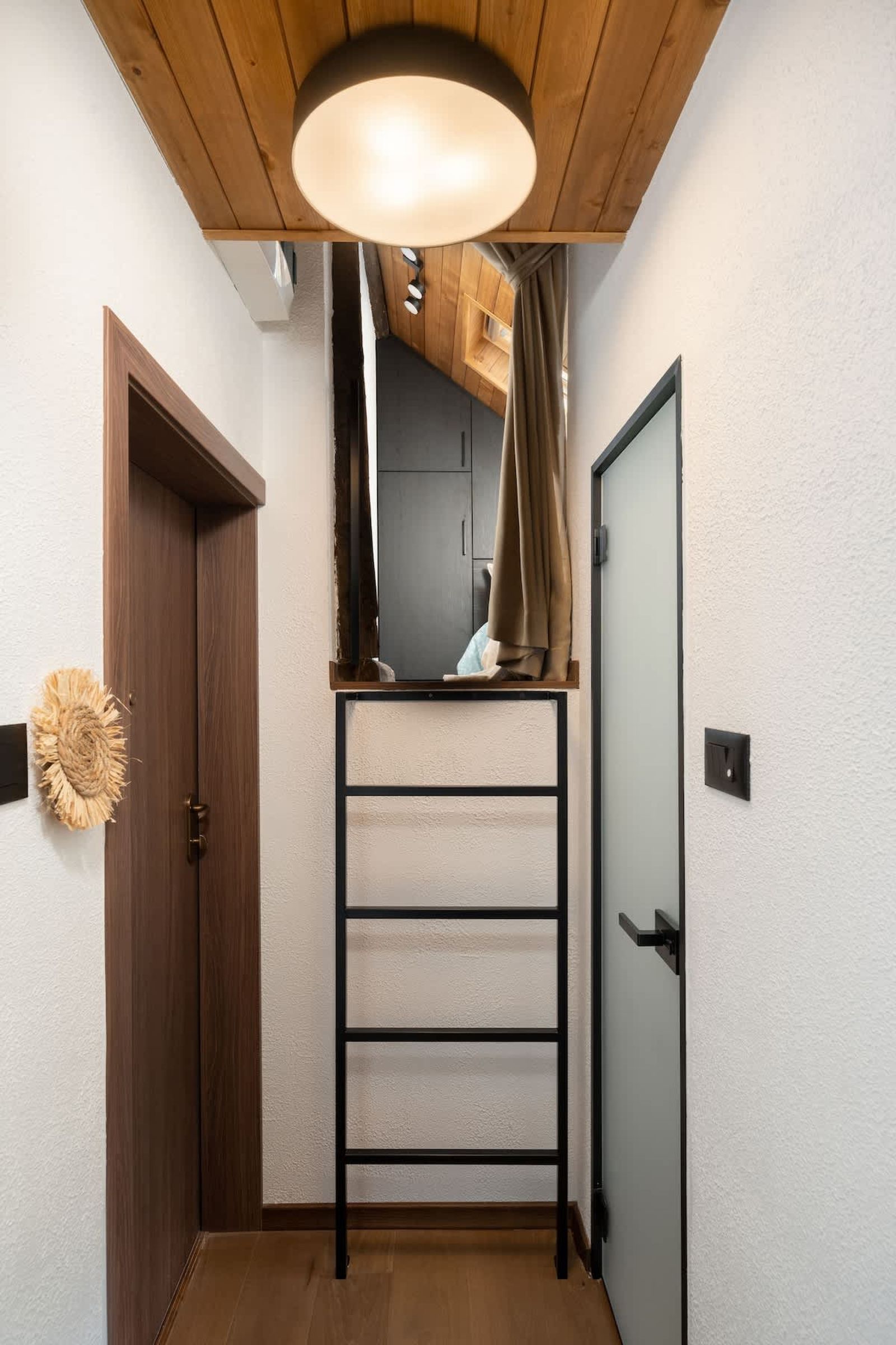 Gurgulyat view - 1 Bedroom Loft - Photo 11