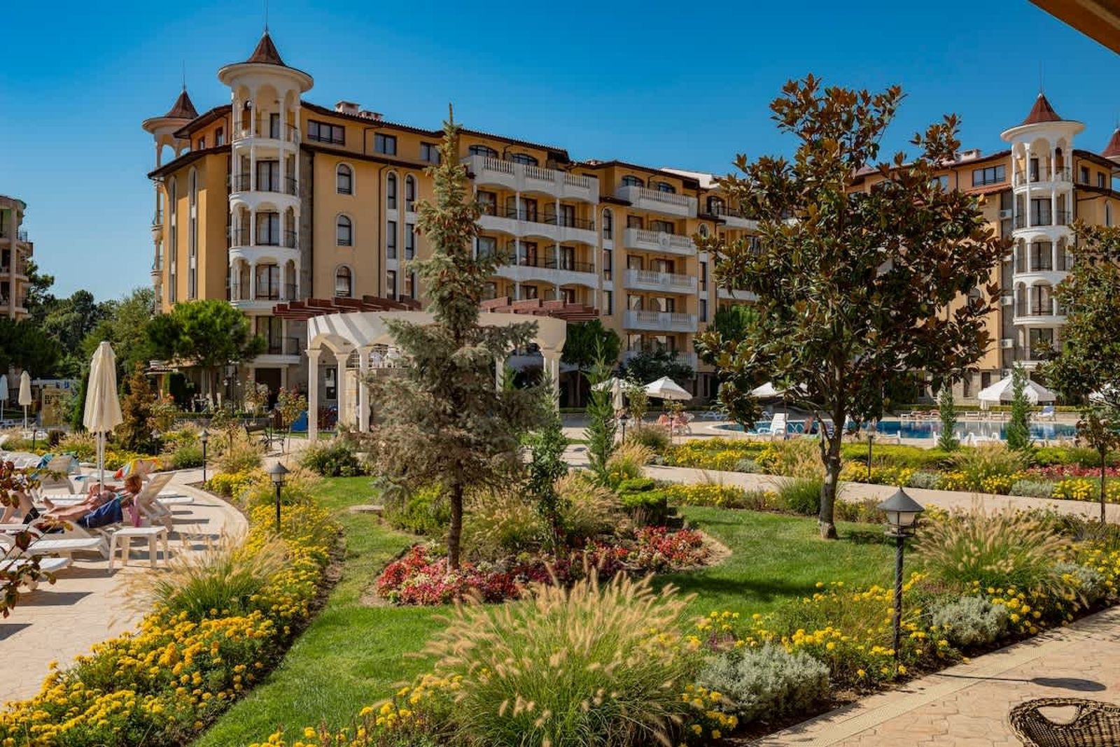 Cozy apartment with balcony in Royal Sun - Photo 15