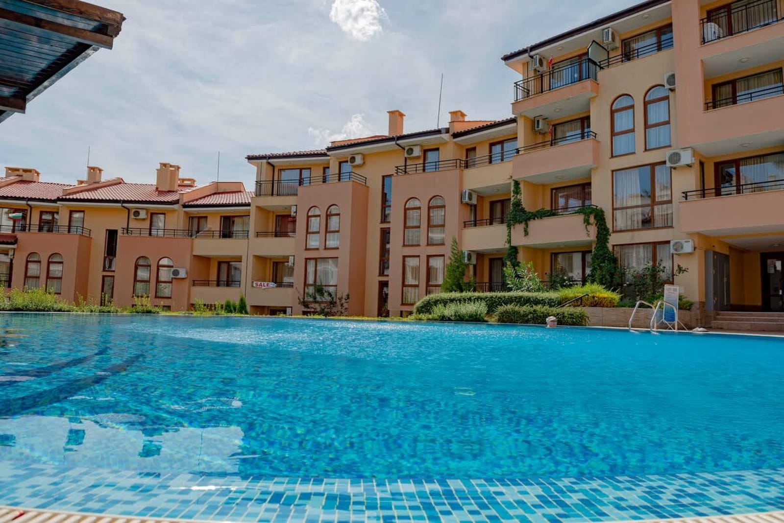 Paradise Dreams Lively Studio with pool view - Photo 21