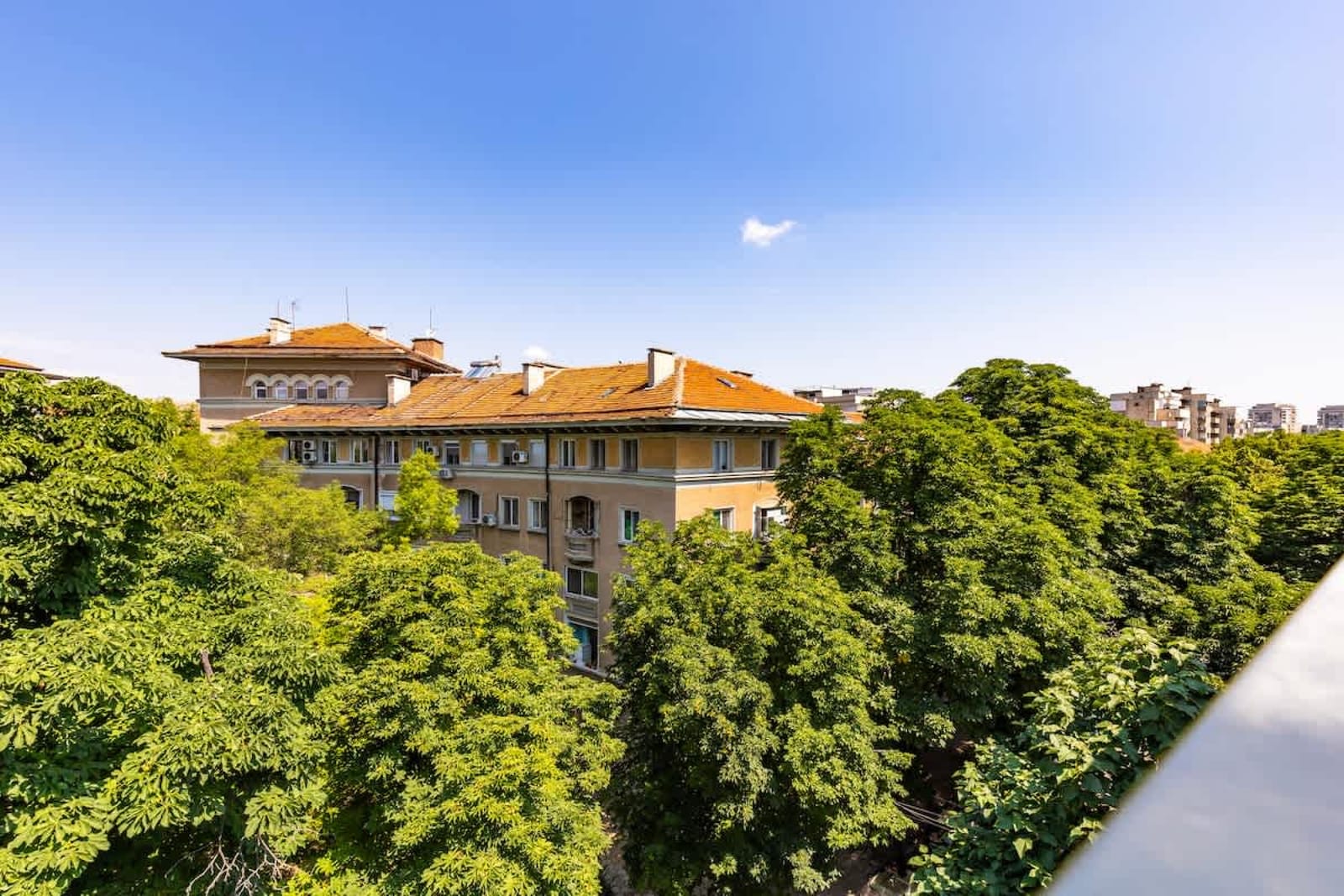 Cityscape Retreat 1BD Flat in the Heart of Plovdiv - Photo 14