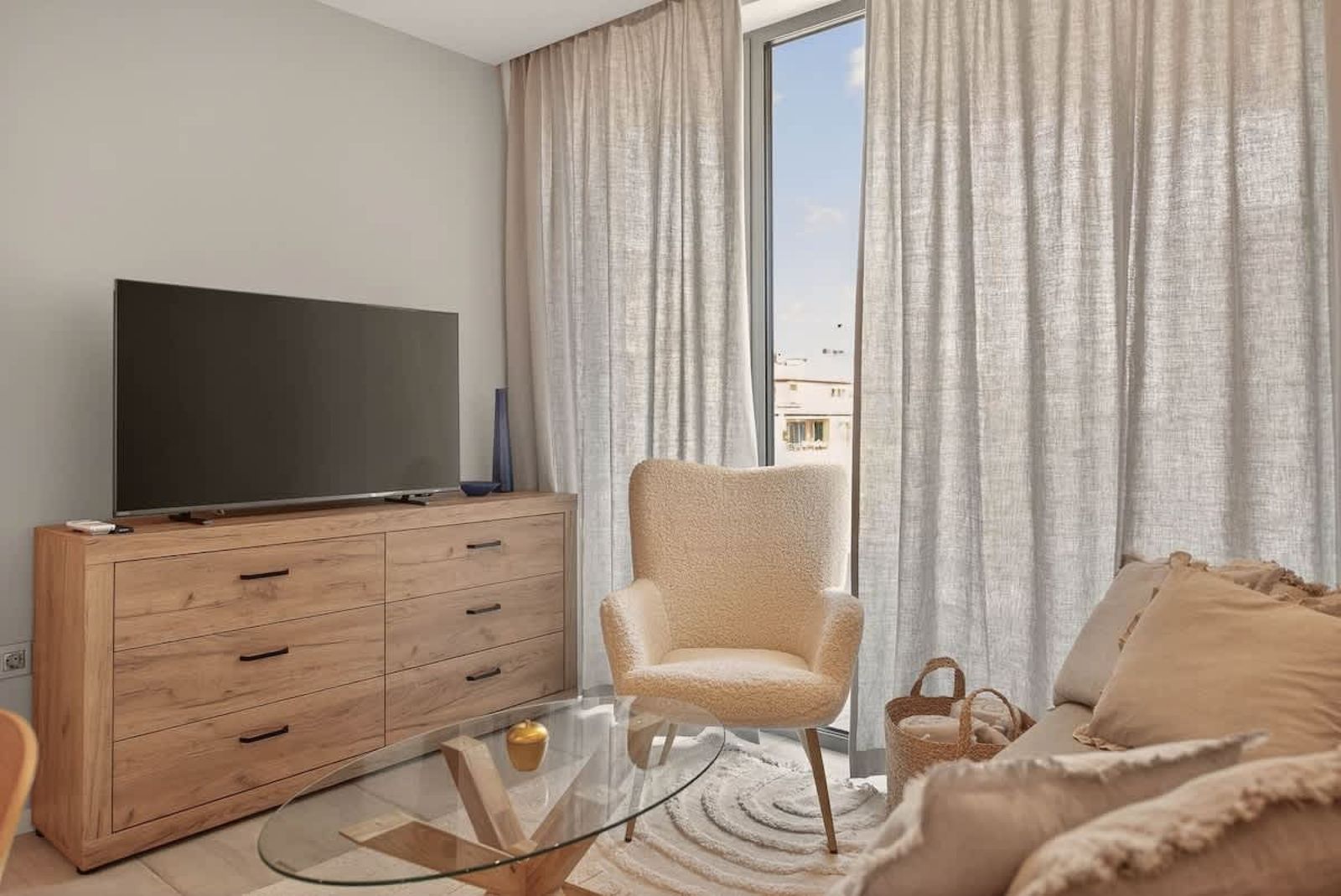 Breezy Boho 2BD Home with Sea View – Chayka - Photo 7