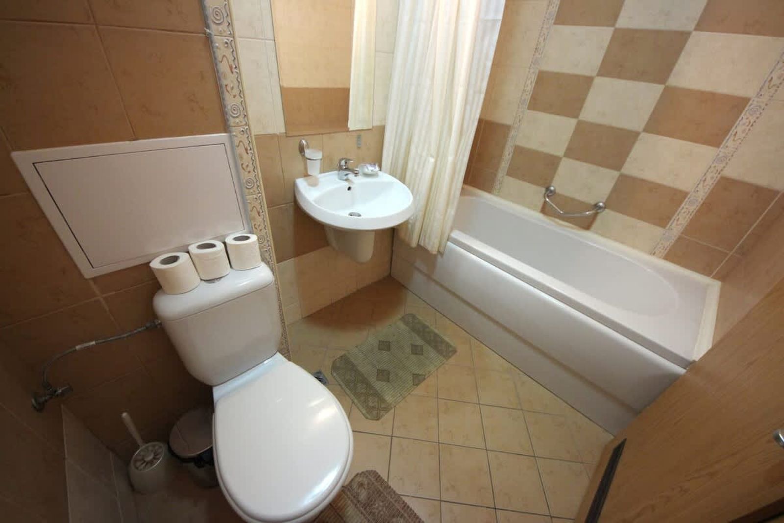 Cozy apartment with balcony in Royal Sun - Photo 23