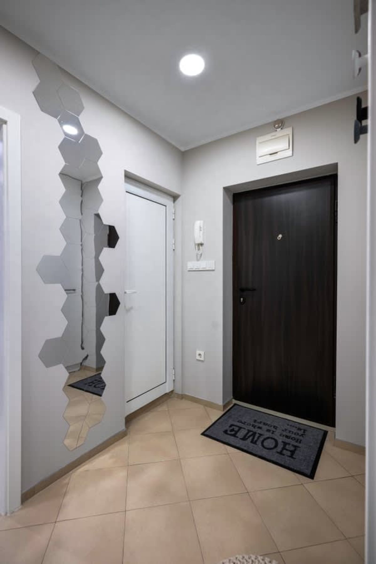 Silver Gem  1BD with desk and balcony - Photo 20