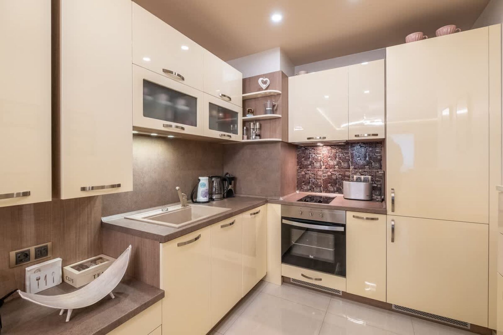 Jewelry - 1 bedroom apartment - Photo 2