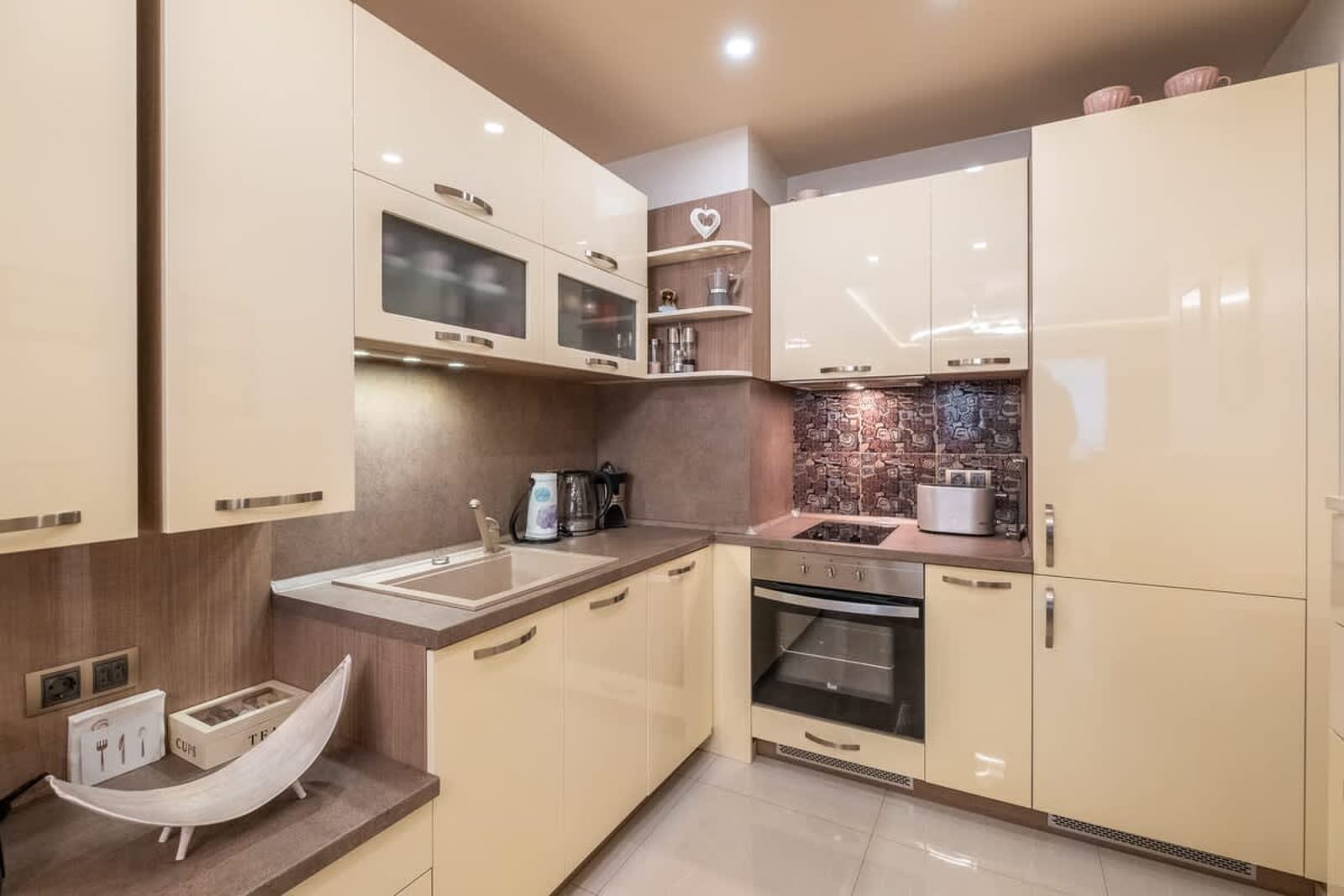 Jewelry - 1 bedroom apartment - Photo 2