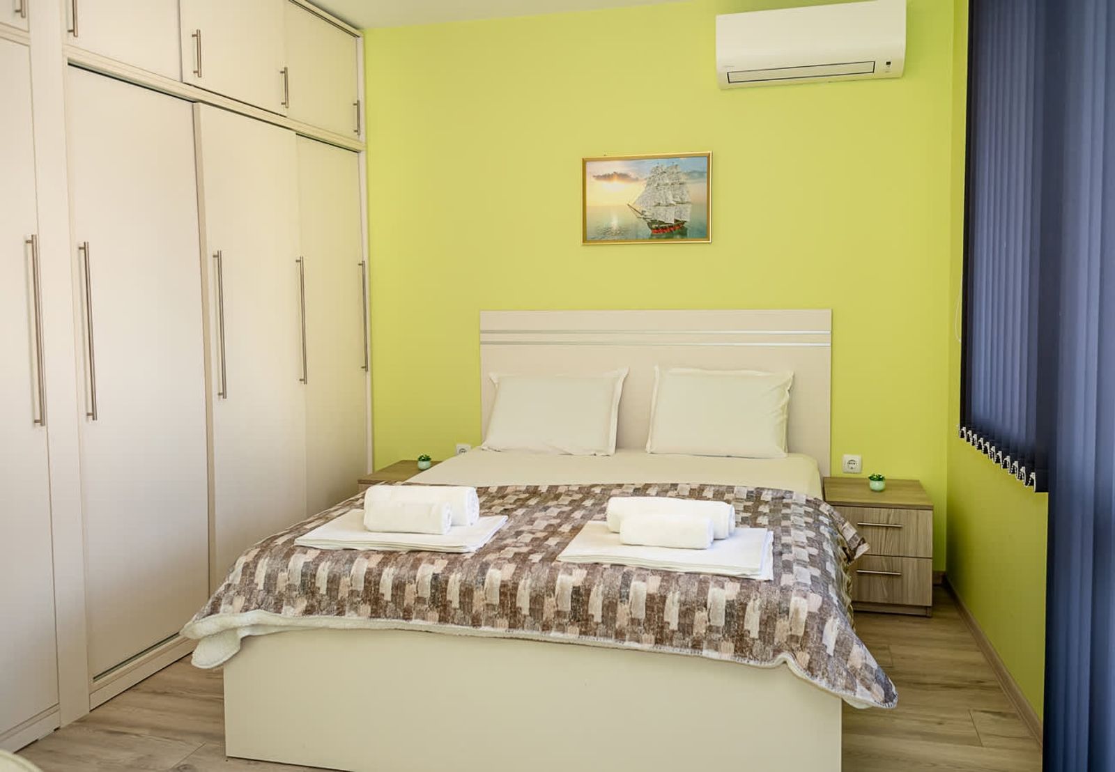 Bright &amp; Spacious 2-Bedroom Apartment in Varna - Photo 11