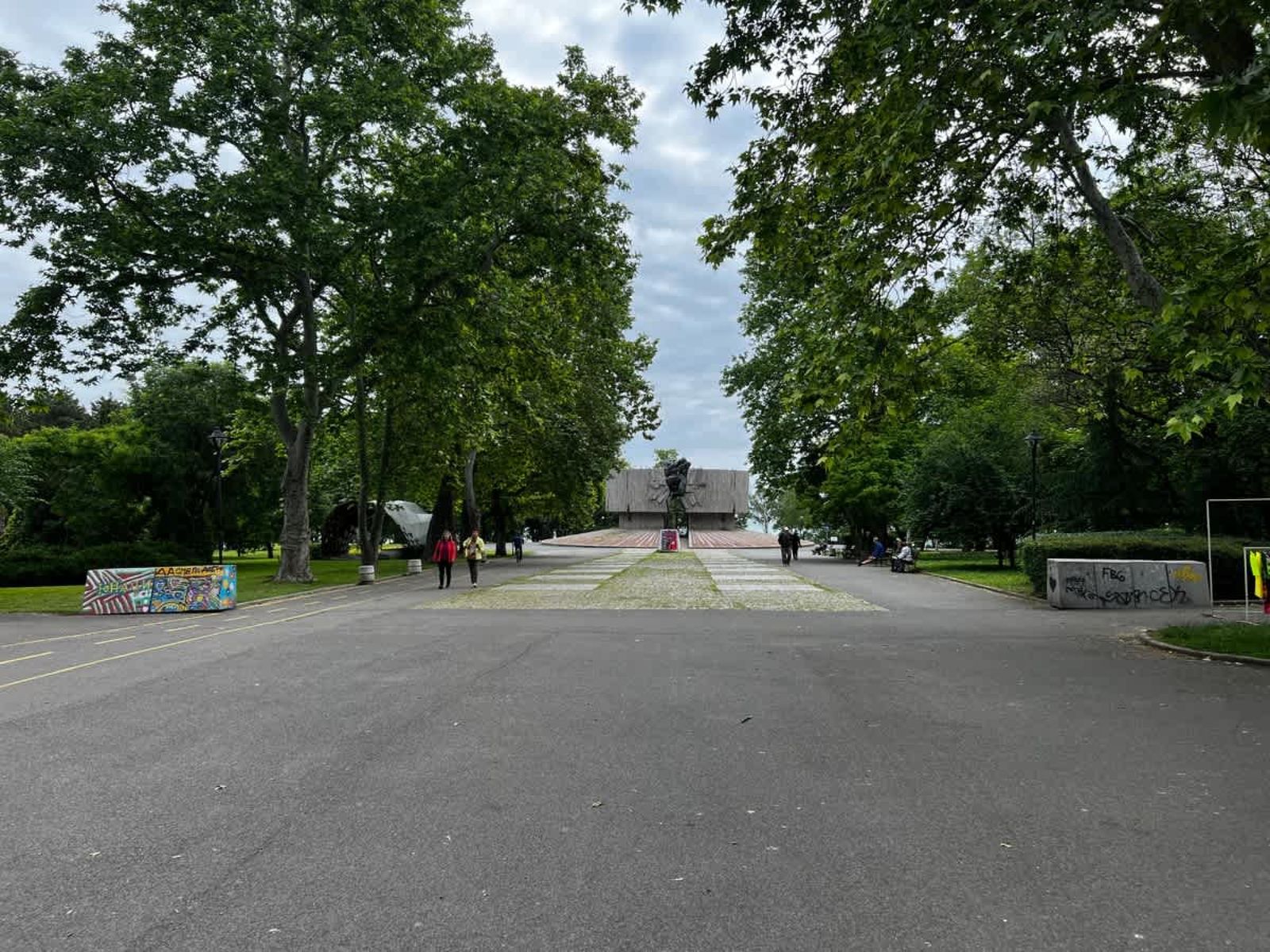 Lovely 1BD Flat near the Sea Garden - Photo 32