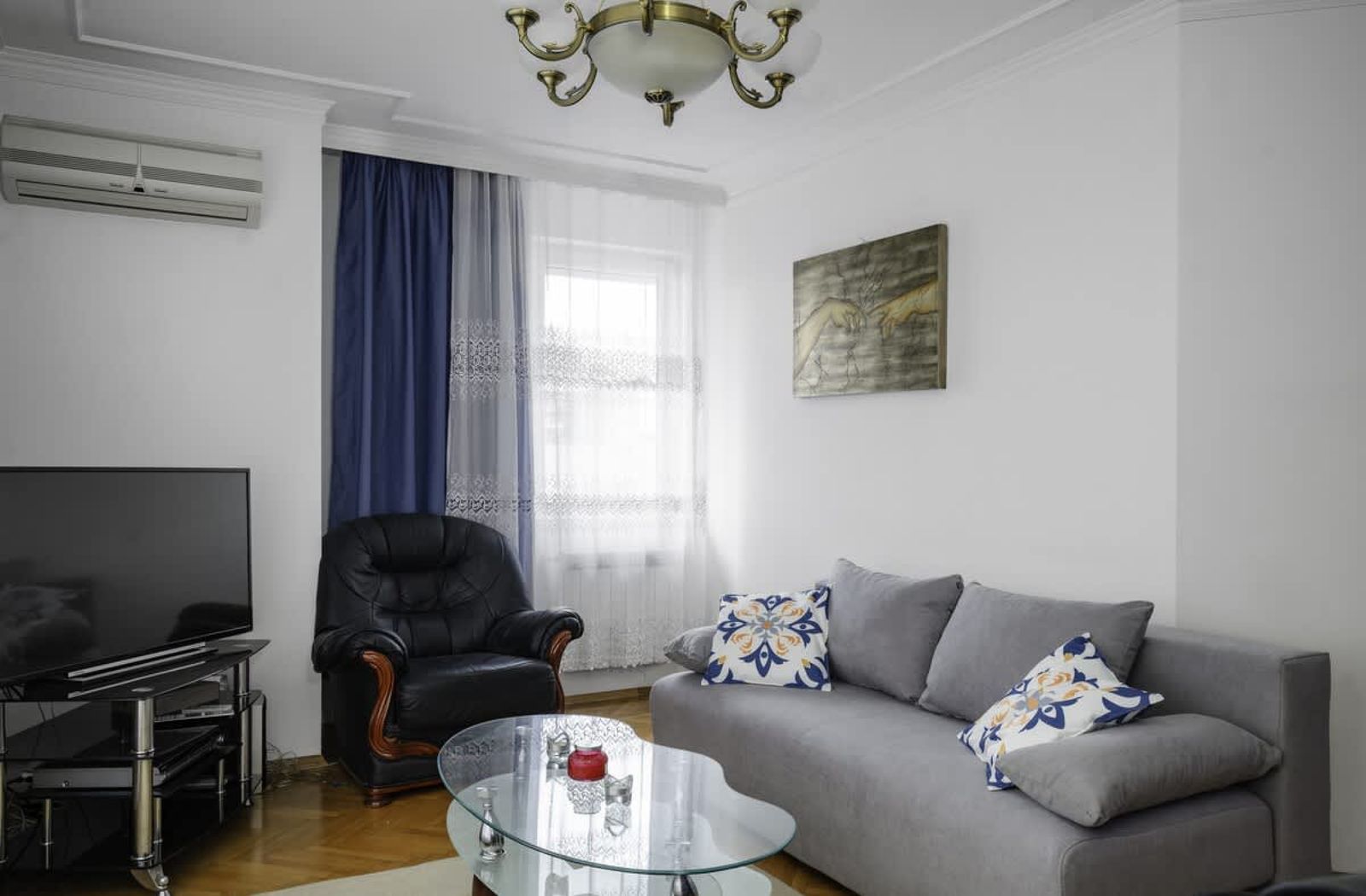 Cozy 2BD Apartment close to South Park - Photo 8