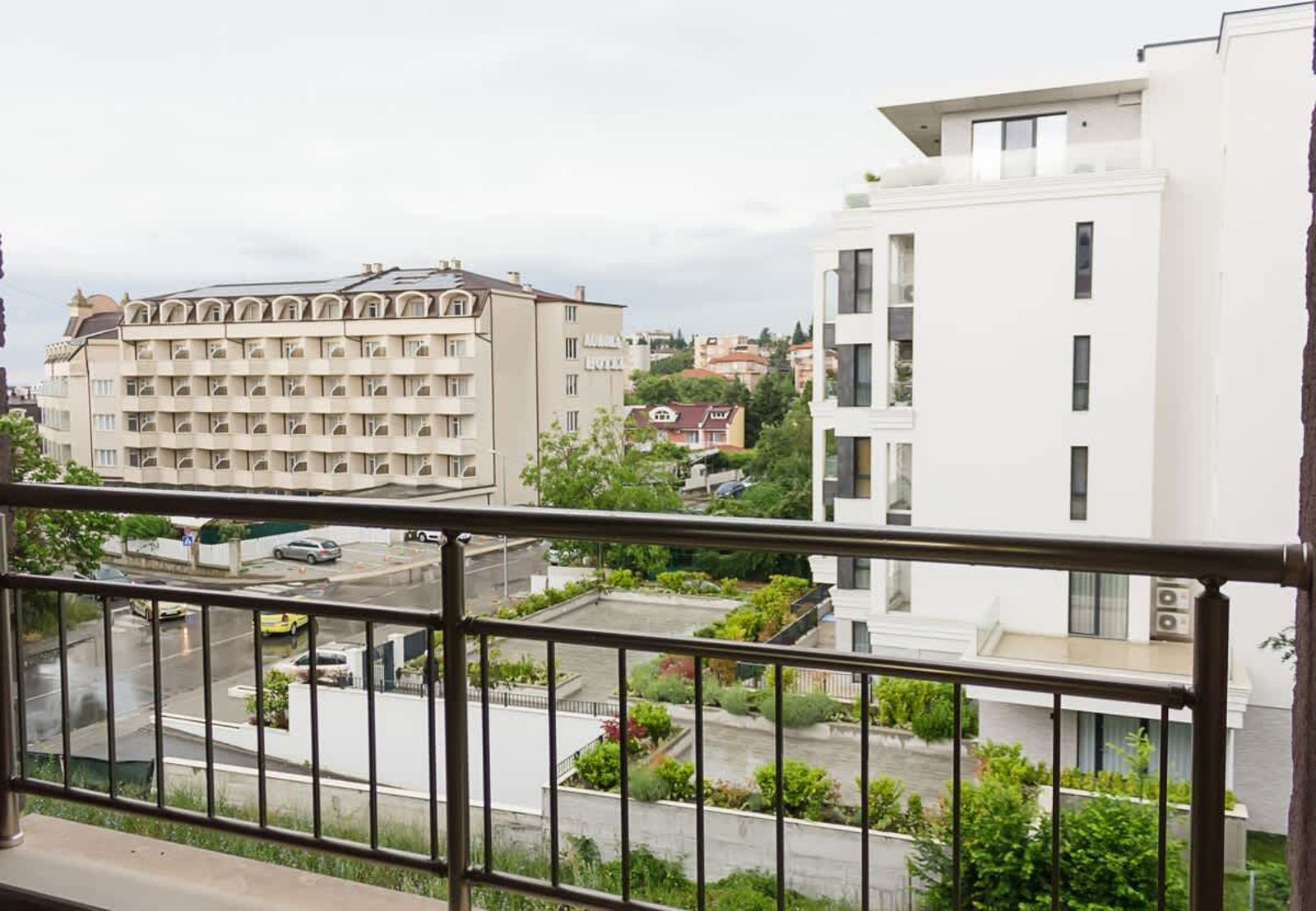 Essence  1BD Flat with Parking &amp; Balcony - Photo 5