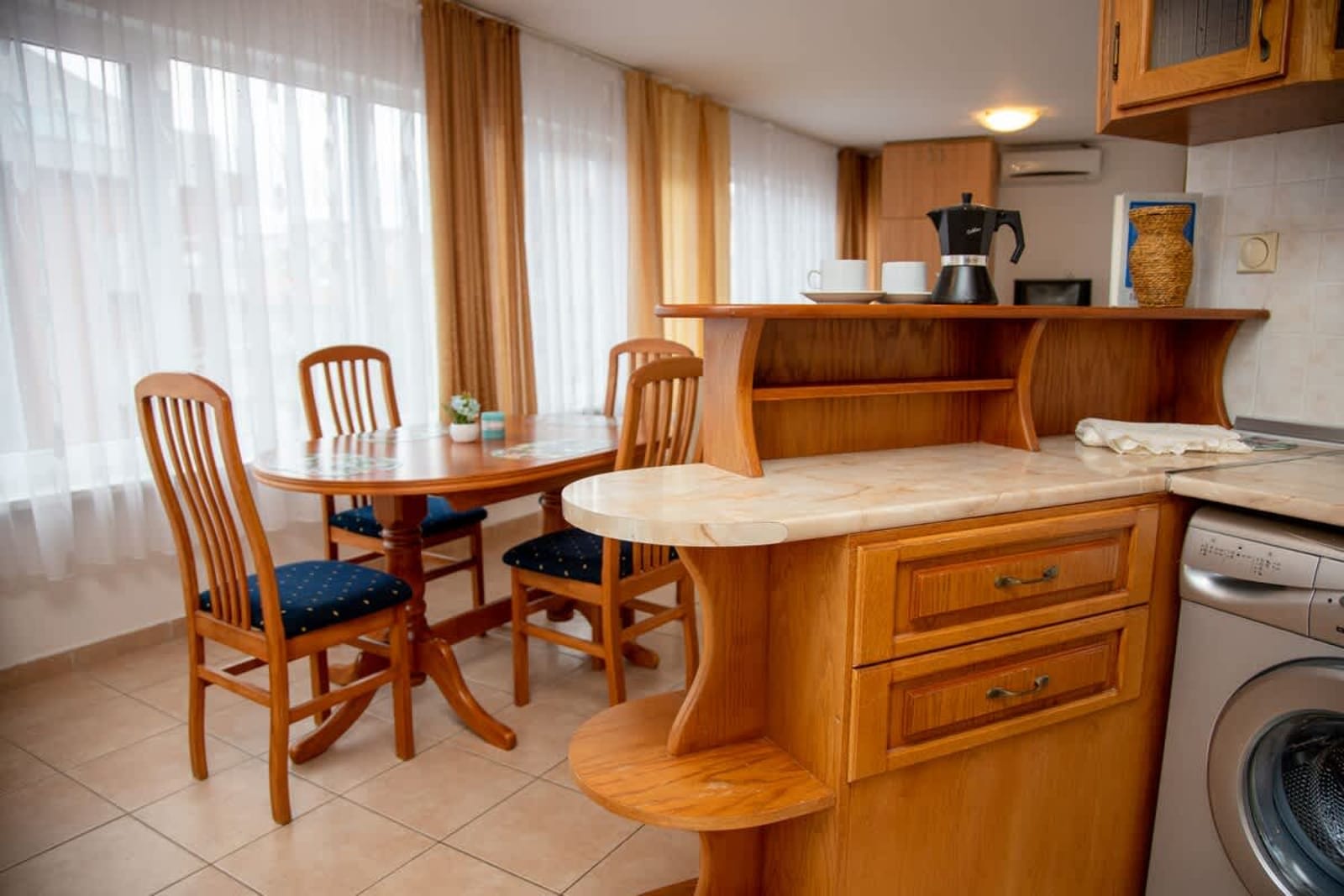 Convenient 2-Bedroom Flat next to Harmanite Beach - Photo 8