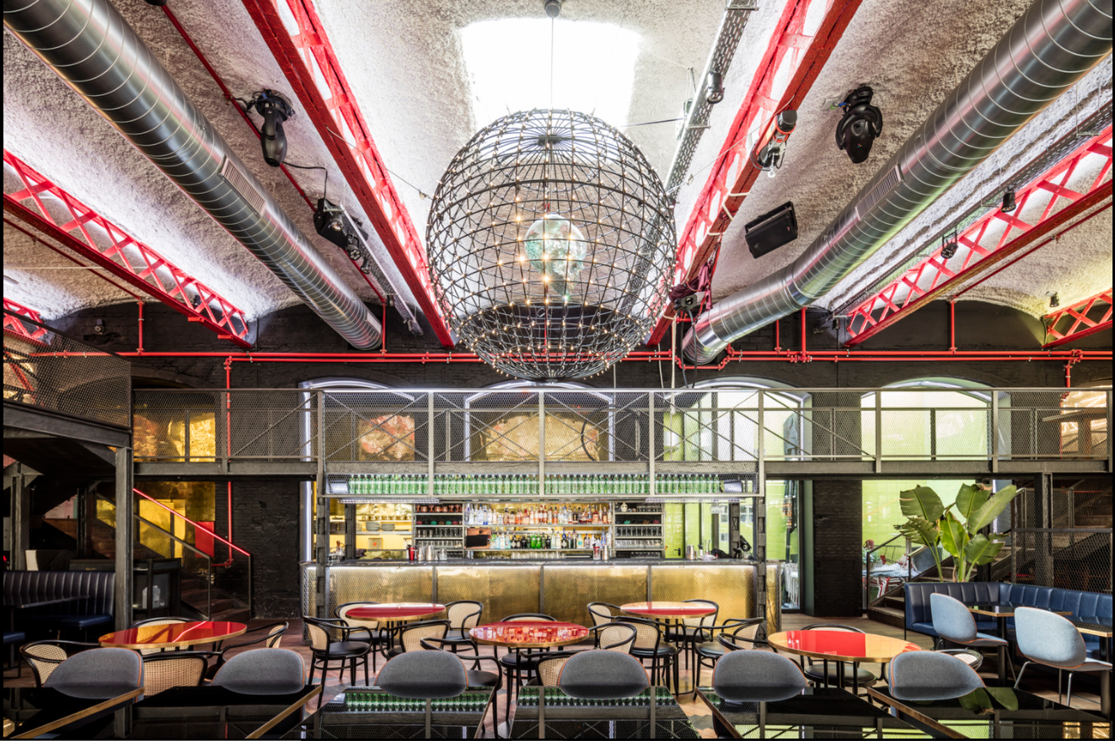 EL MAMA &amp; LA PAPA Bar Restaurant - Photo 3