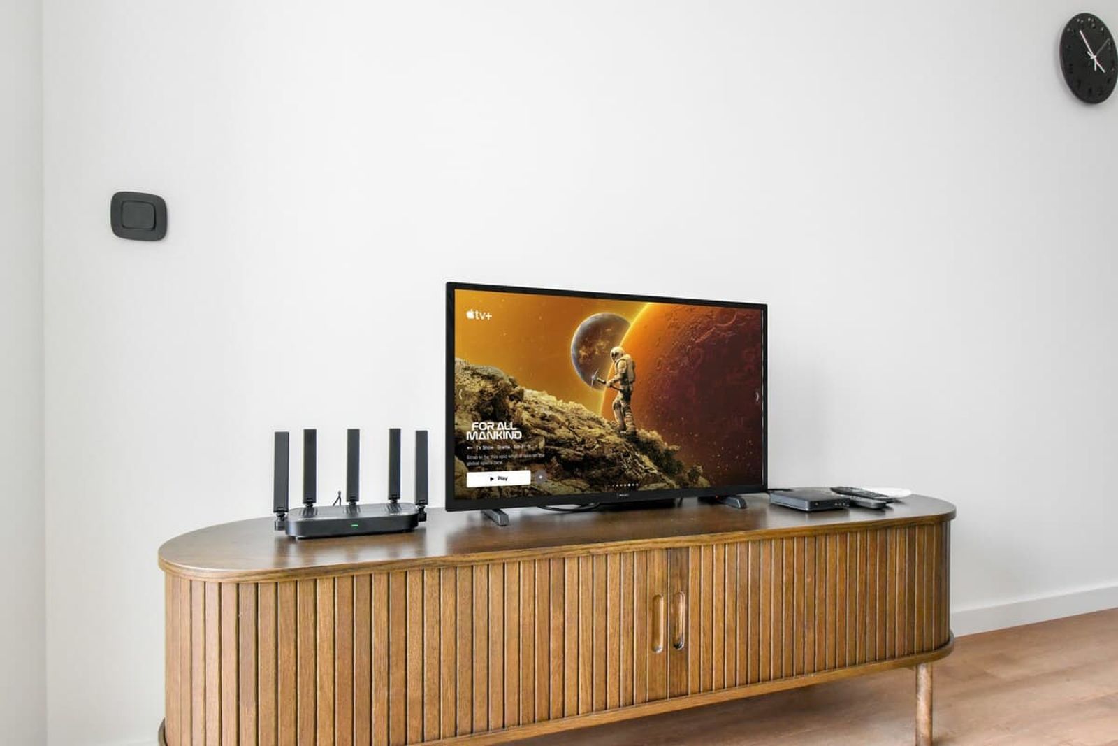 Modern &amp; Quiet 1BR Near Center + Private Parking - Photo 10