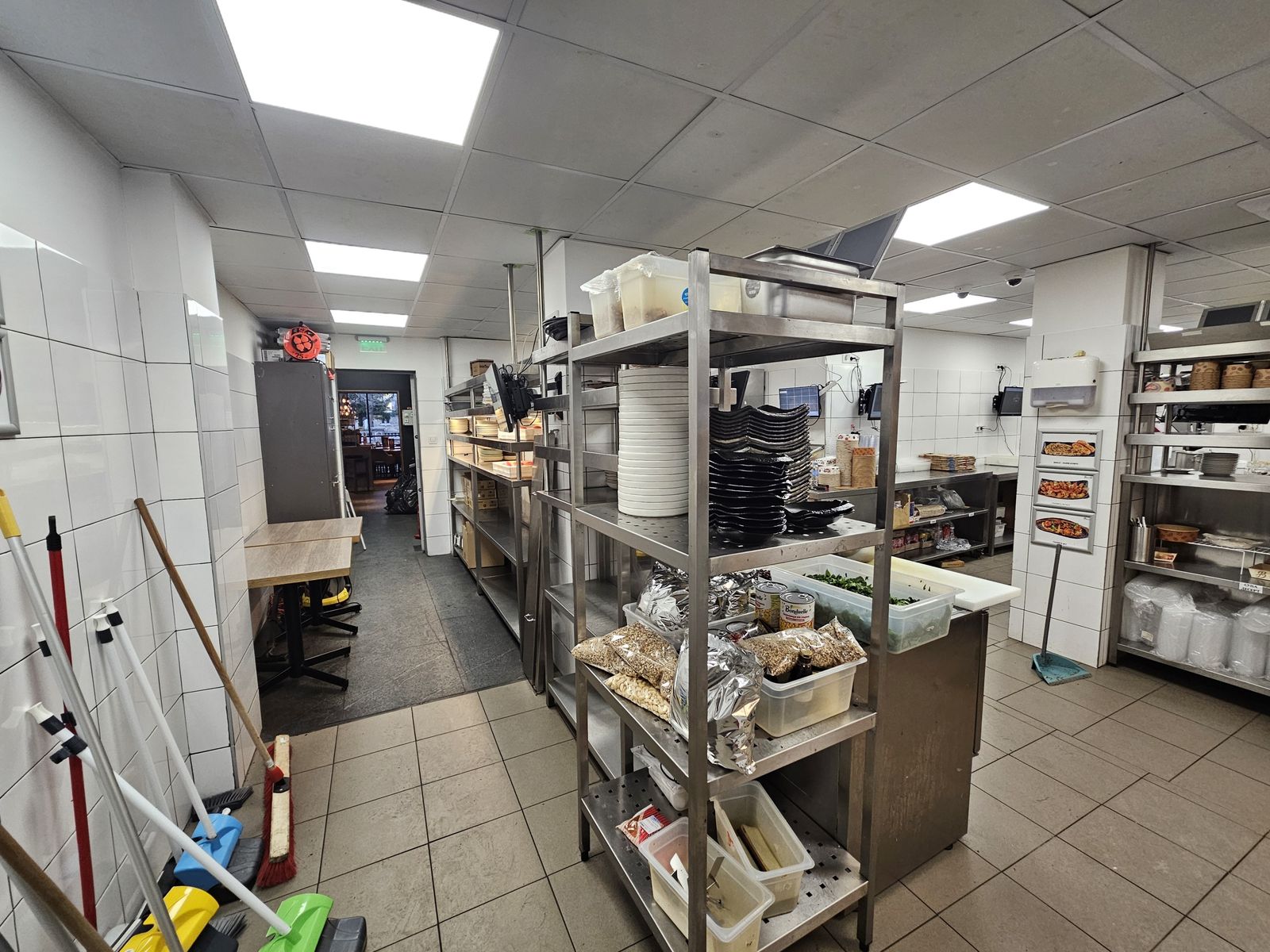 Luxuriously Romantic Restaurant in the Heart of Sofia - Photo 27