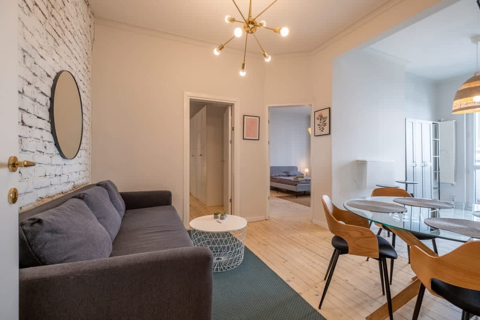 Spacious &amp; Central 2BR with Terrace, Cozy &amp; Modern - Photo 11