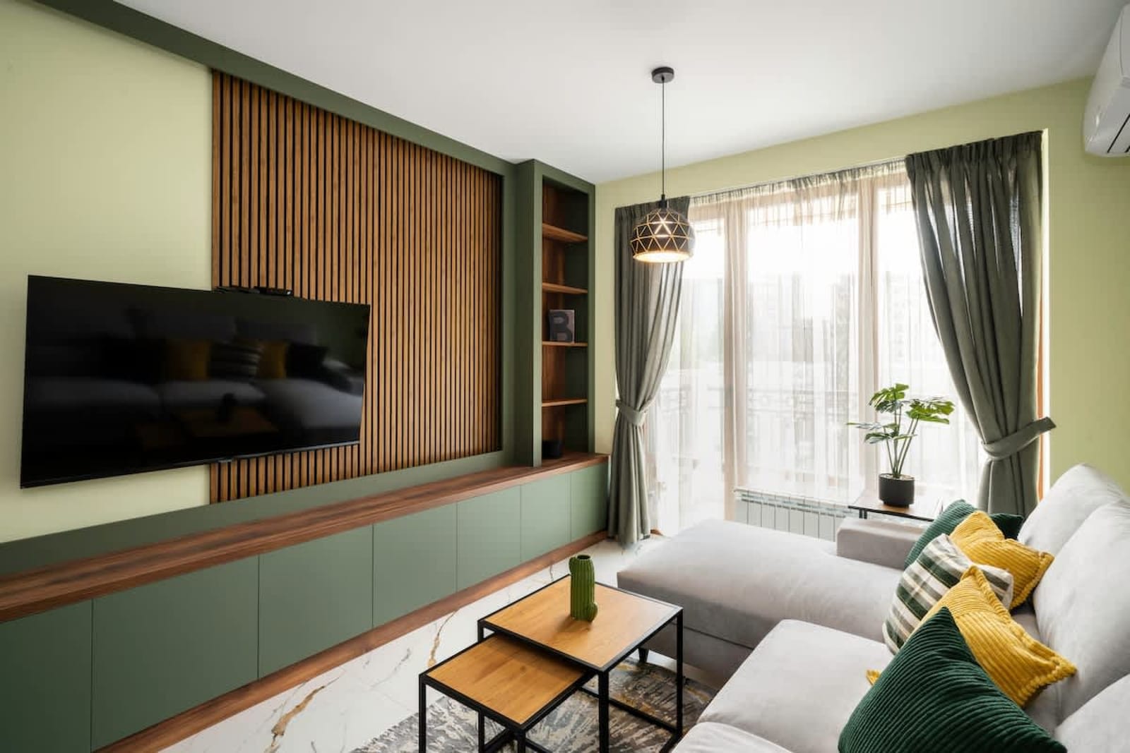 Stylish Urban Haven with Dedicated Parking Spot - Cover Photo