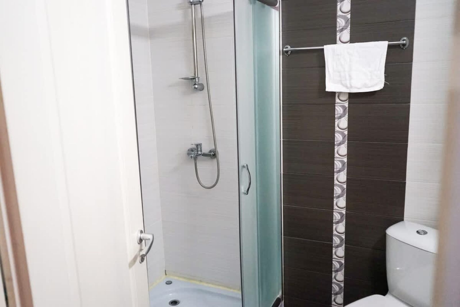 Comfortable 2BR Urban Getaway in City Center - Photo 21