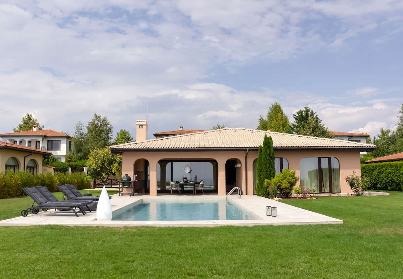 Luxury 4-bedroom Villa in Black Sea Rama Resort - Cover Photo