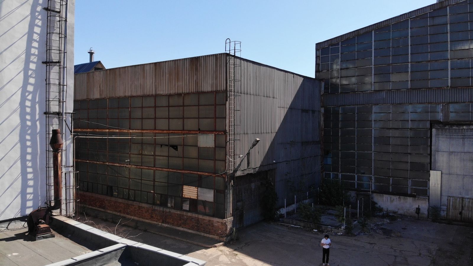 Abandoned Factory Bucharest - Photo 25