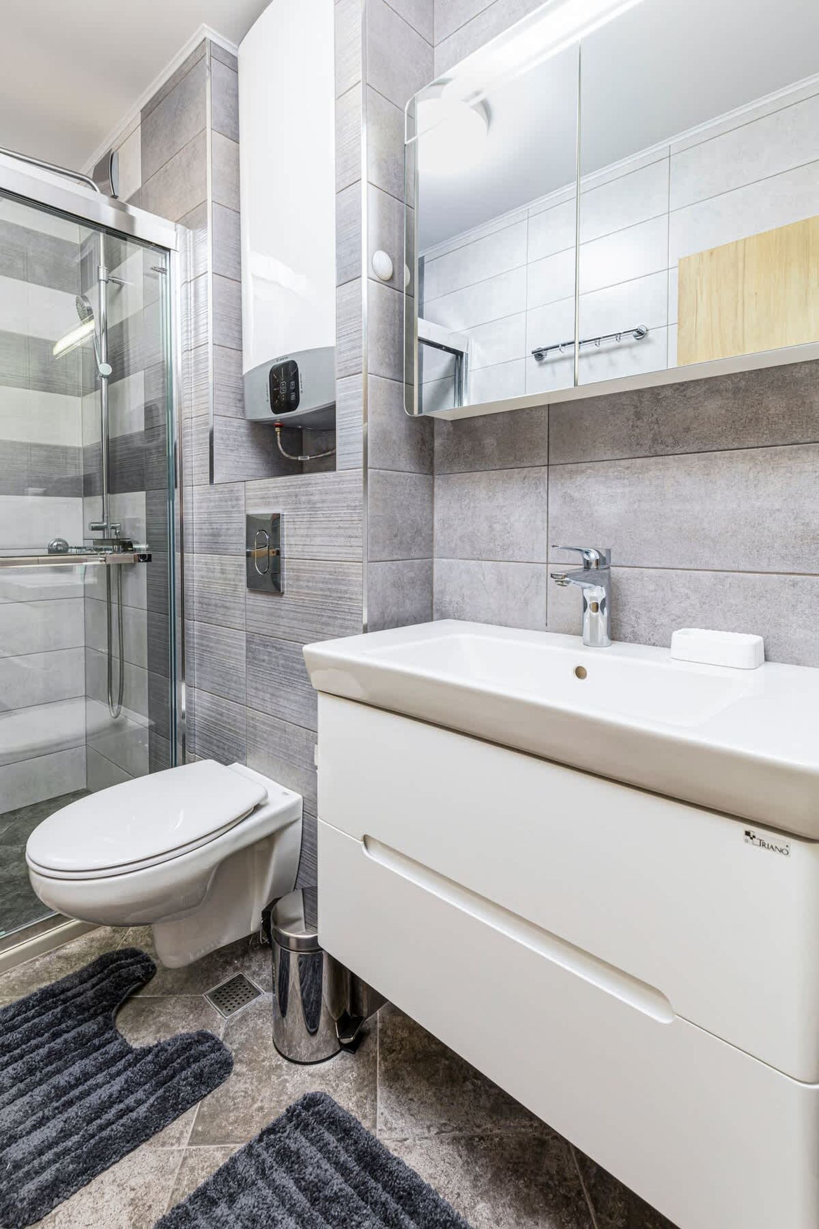 Stylish 1BD flat with a Parking Spot - Photo 16