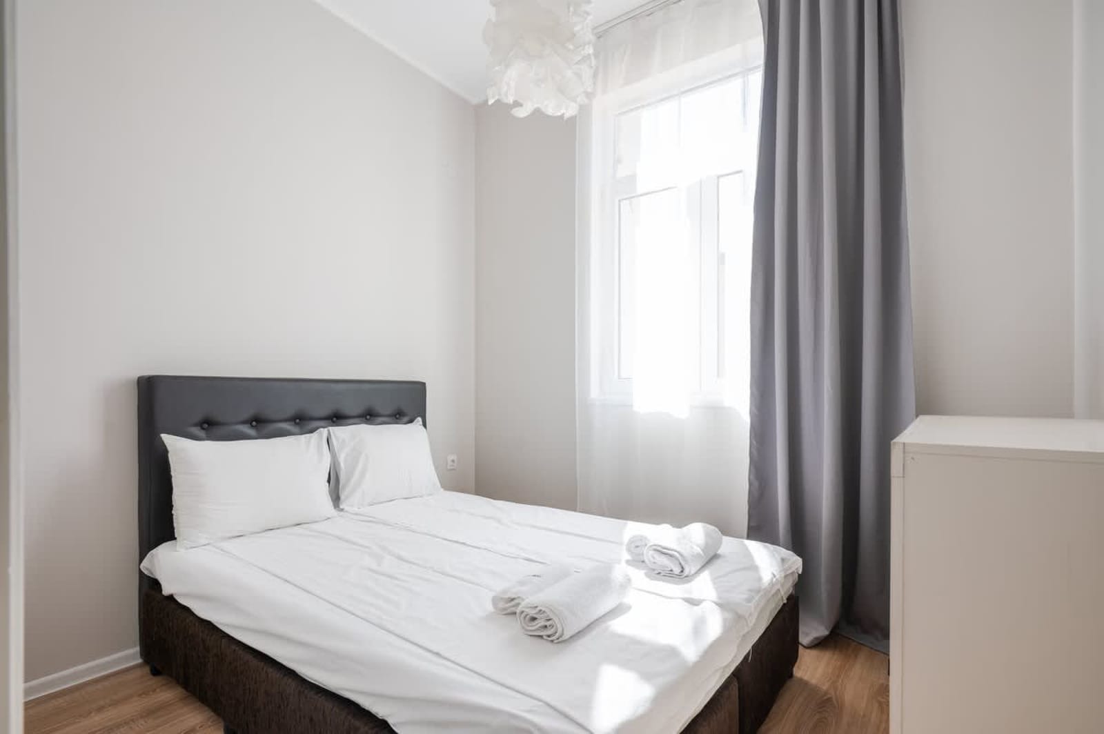 Light and Modern 2BD Flat Next To Women's Market - Photo 5