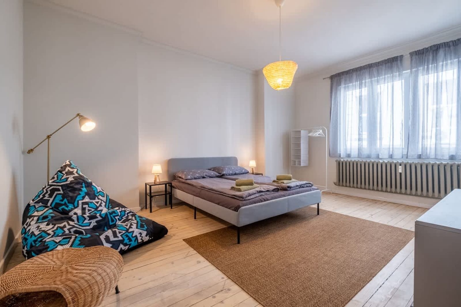 Spacious &amp; Central 2BR with Terrace, Cozy &amp; Modern - Photo 2