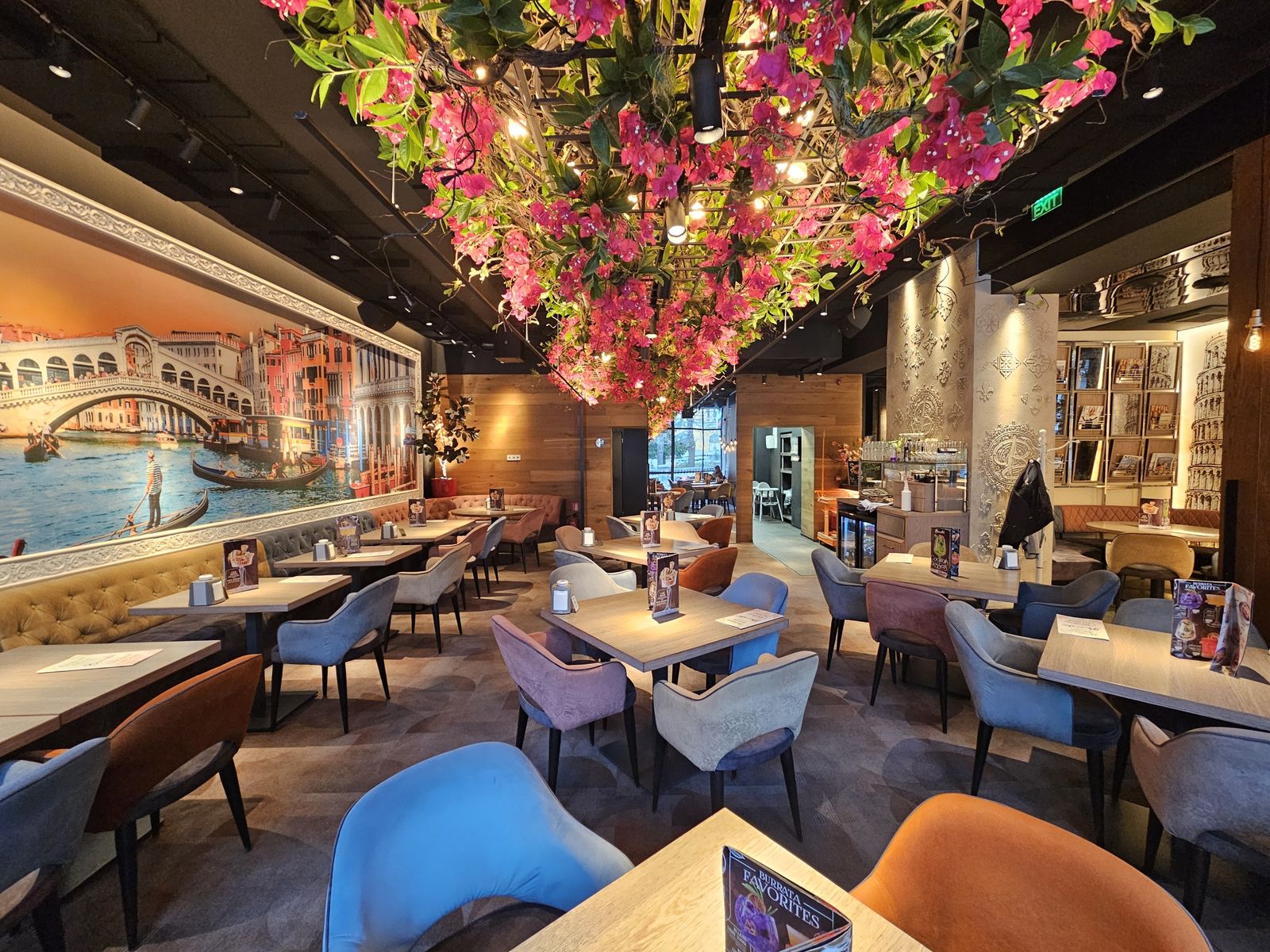 Luxuriously Romantic Restaurant in the Heart of Sofia - Photo 8