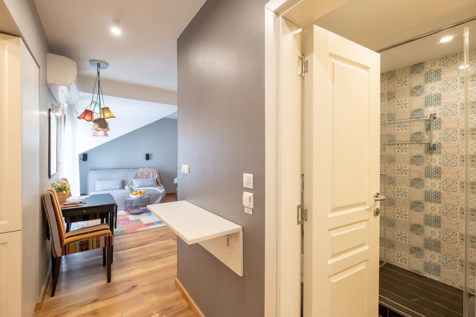 High-end Designer Studio - AC + Parking - Photo 30