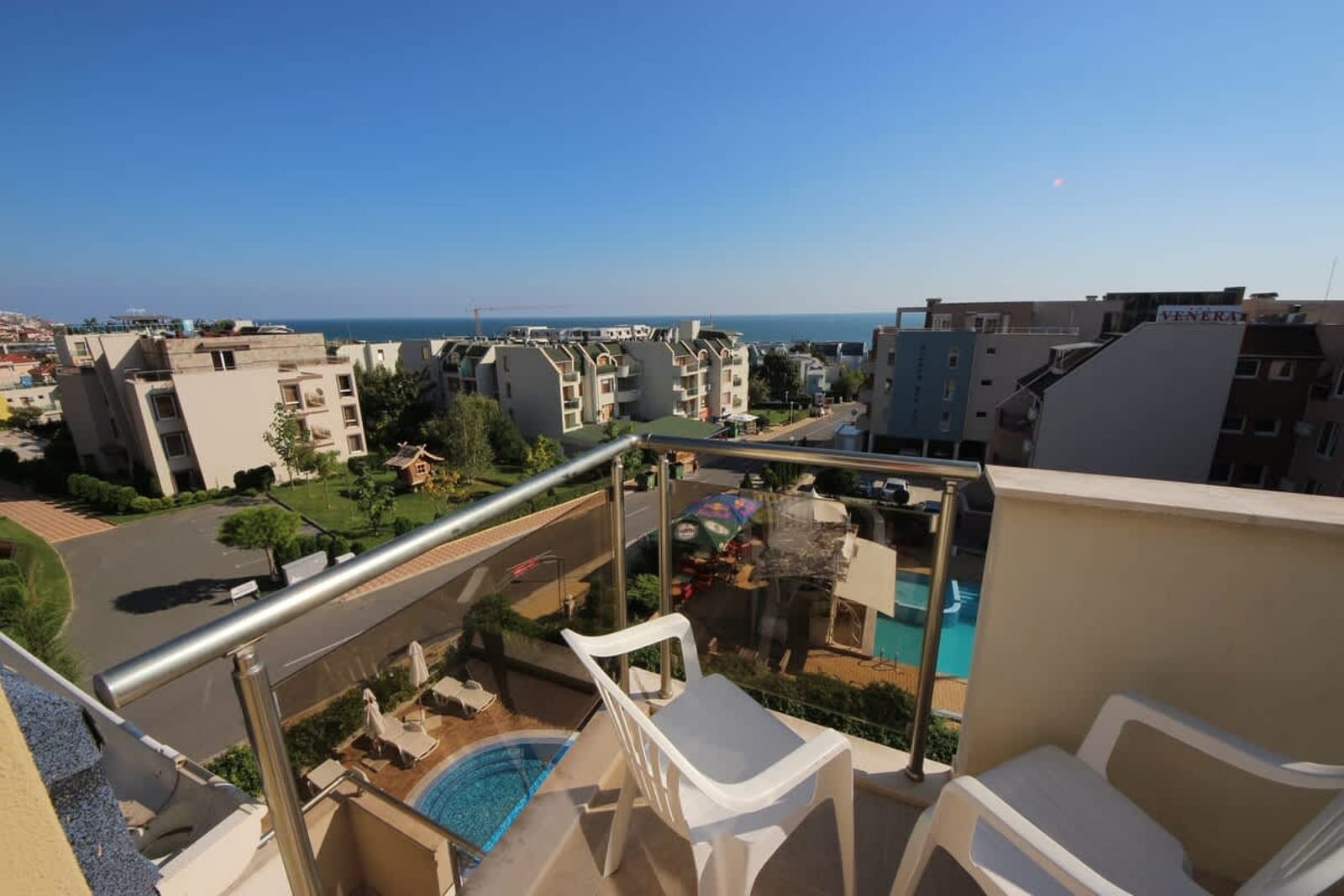 Belle View Studio with Pool View - Photo 10