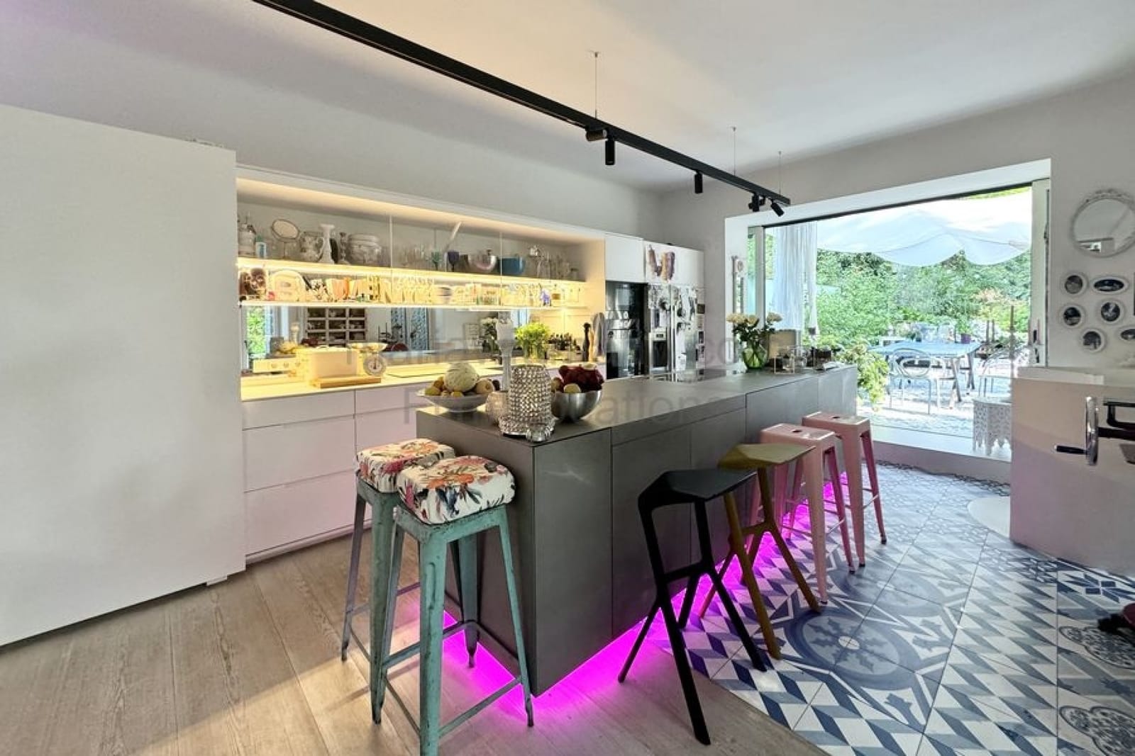 Location 271 - Photo 37