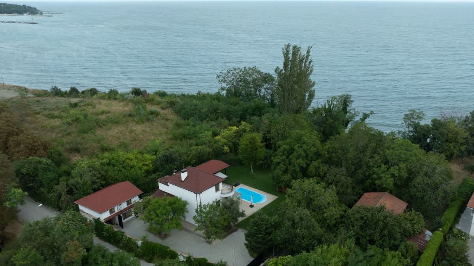 Private Villa with 5BD, Pool &amp; Stunning Sea Views - Photo 2