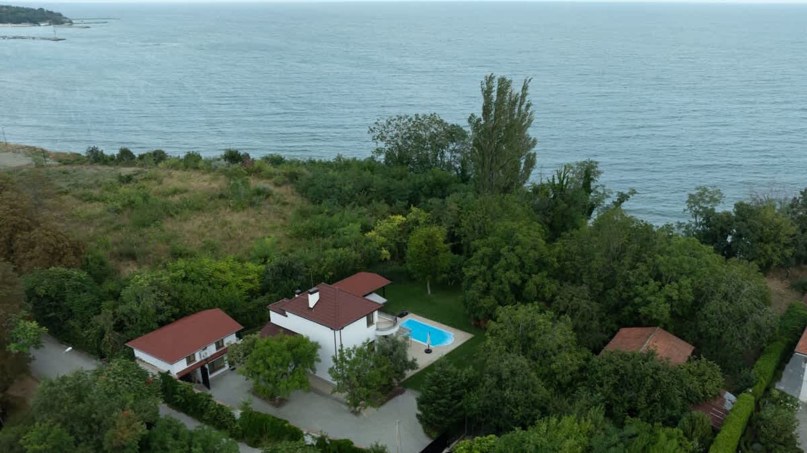 Private Villa with 5BD, Pool &amp; Stunning Sea Views - Photo 2