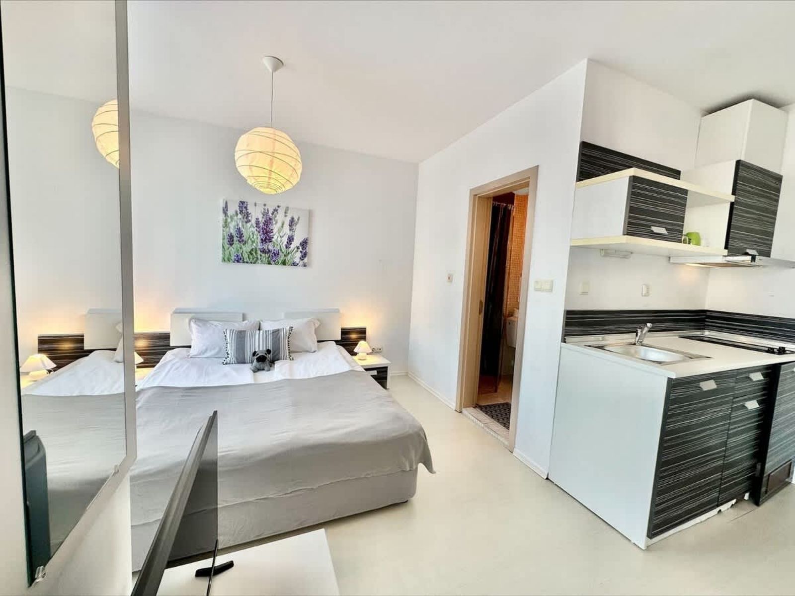 Cozy Rainbow 3  studio pool view - Photo 22