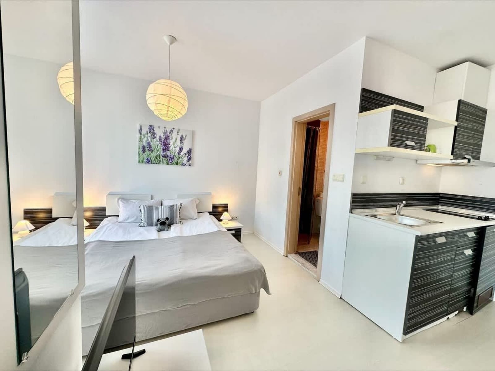 Cozy Rainbow 3  studio pool view - Photo 22