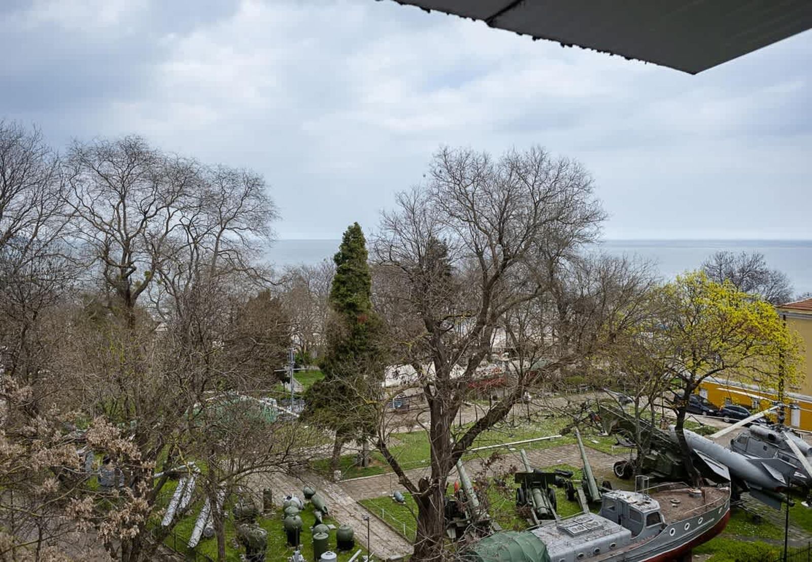 3BD Maisonette with Sea Views - Next to Sea Garden - Photo 31