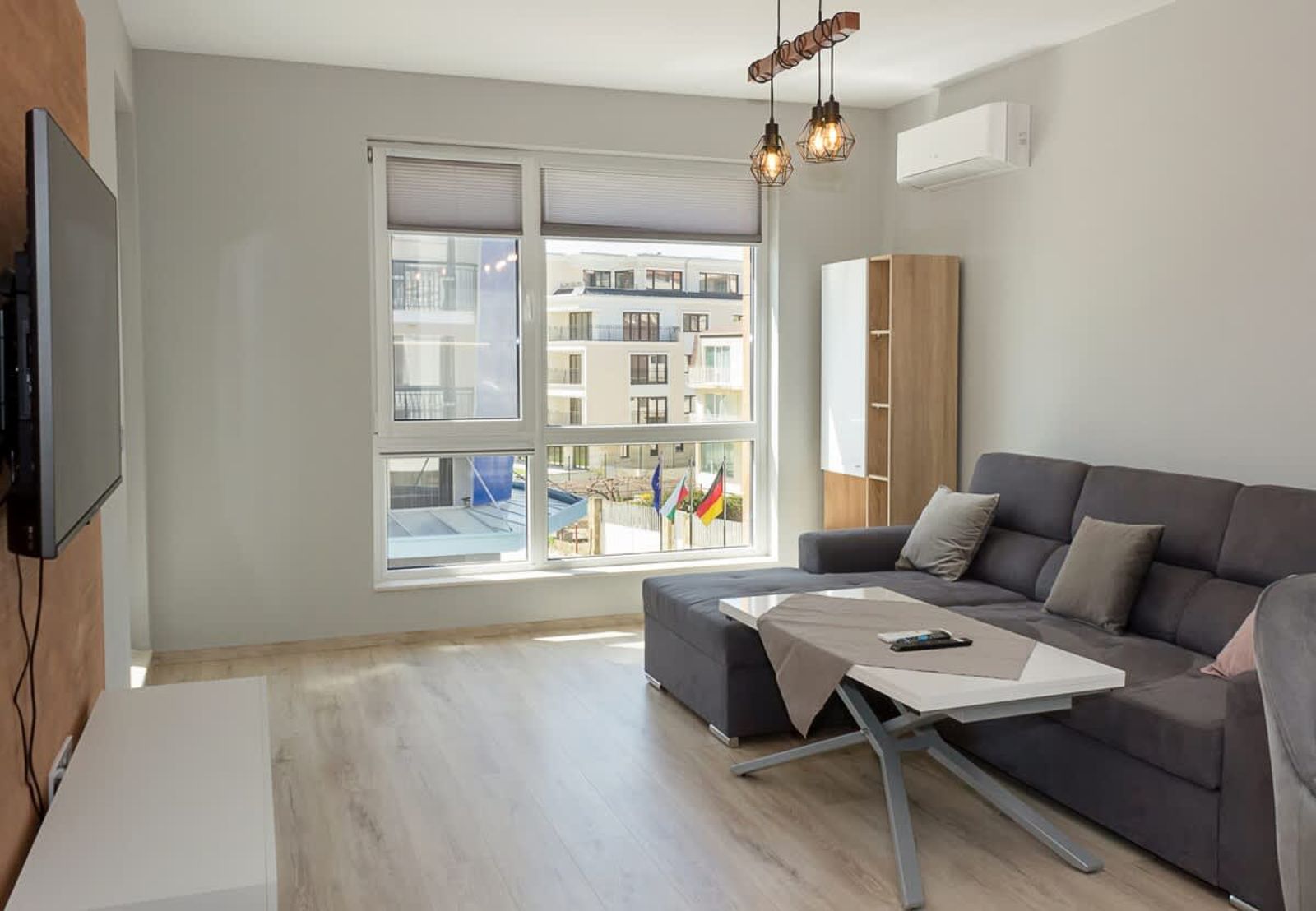 Sunny 1BD Flat in St Constantine &amp; Helena Complex - Photo 5