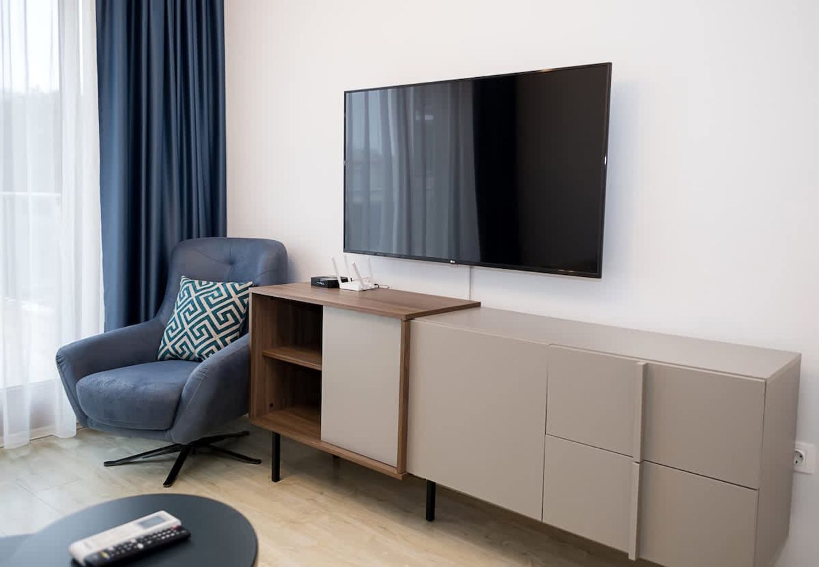 Moonlight Terrace – Panoramic Views, Luxe Comfort - Photo 8