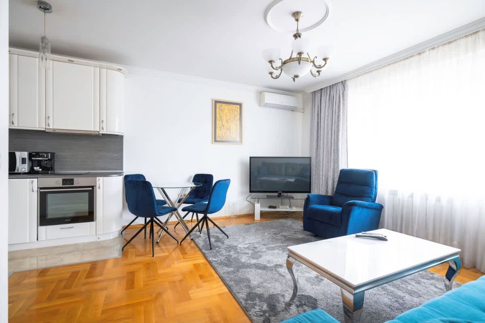 Modern Taste  2BD Central Flat in Sofia - Photo 17