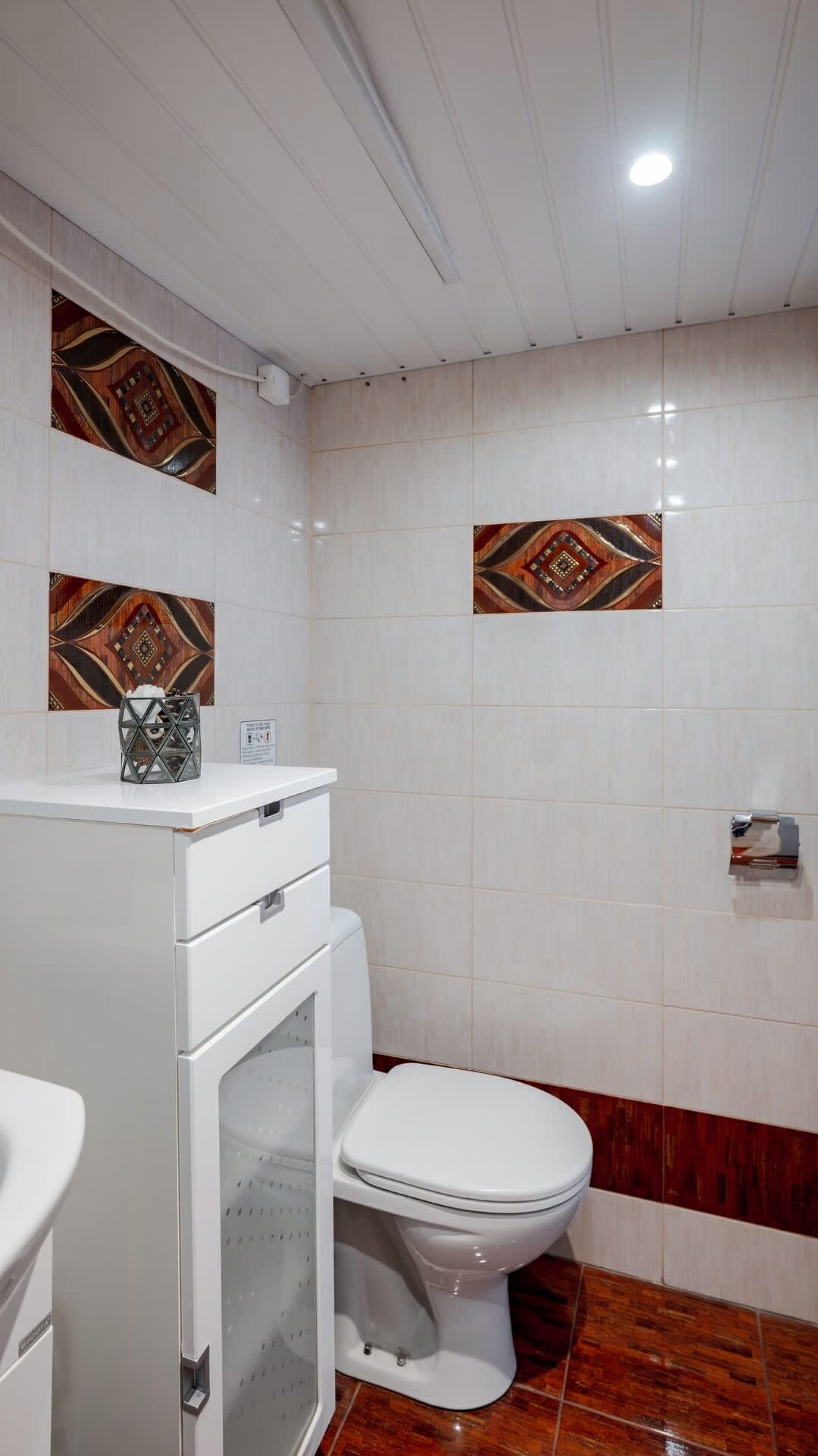 Central Cozy 1BD Compact Chic Living - Photo 15